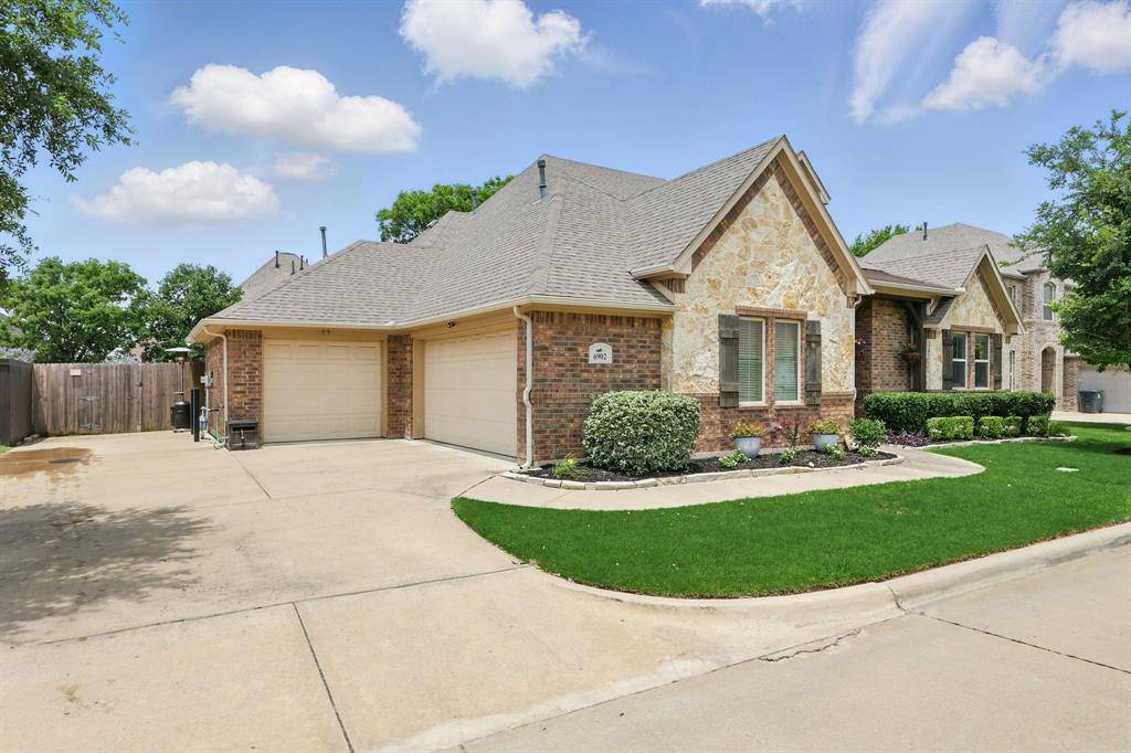 Arlington, TX 76001,6902 Golf Green Drive