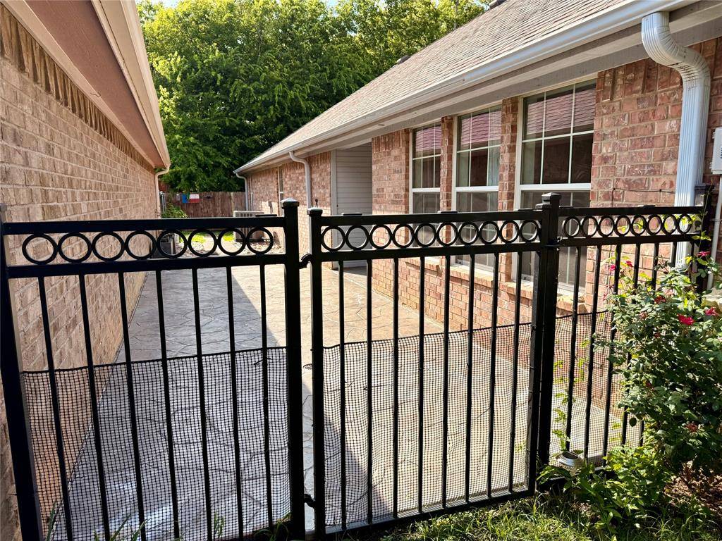 Fort Worth, TX 76120,816 Claycourt Circle