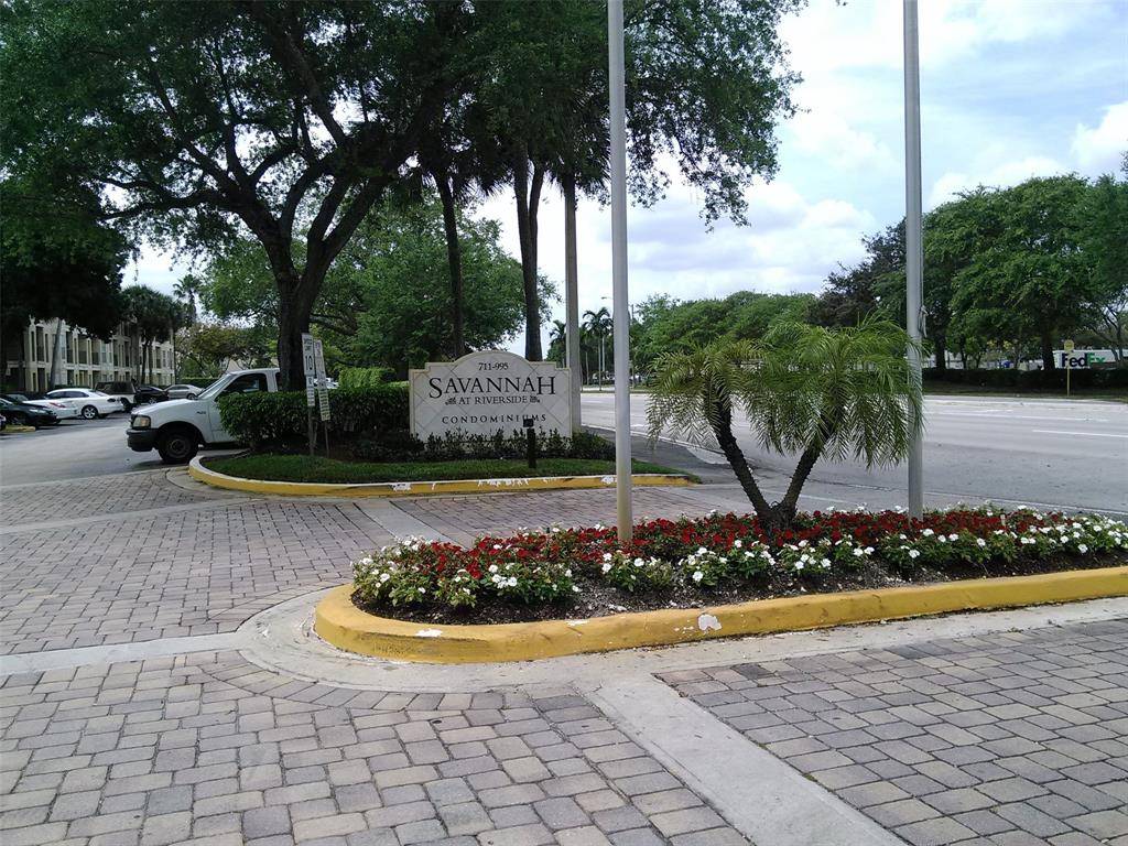 Coral Springs, FL 33071,875 Riverside Dr #737
