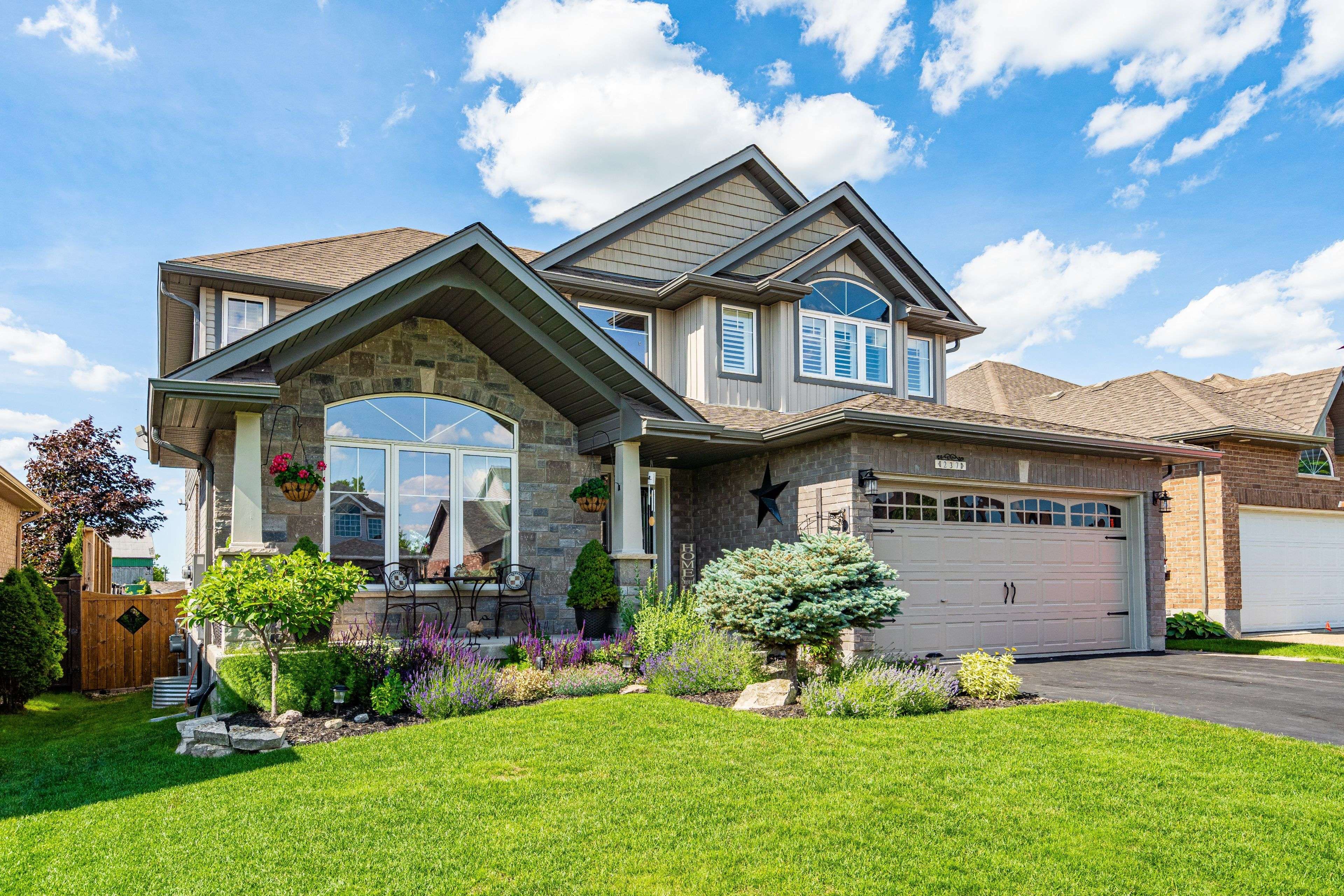 Wellington North, ON N0G 1A0,237 Carrol ST