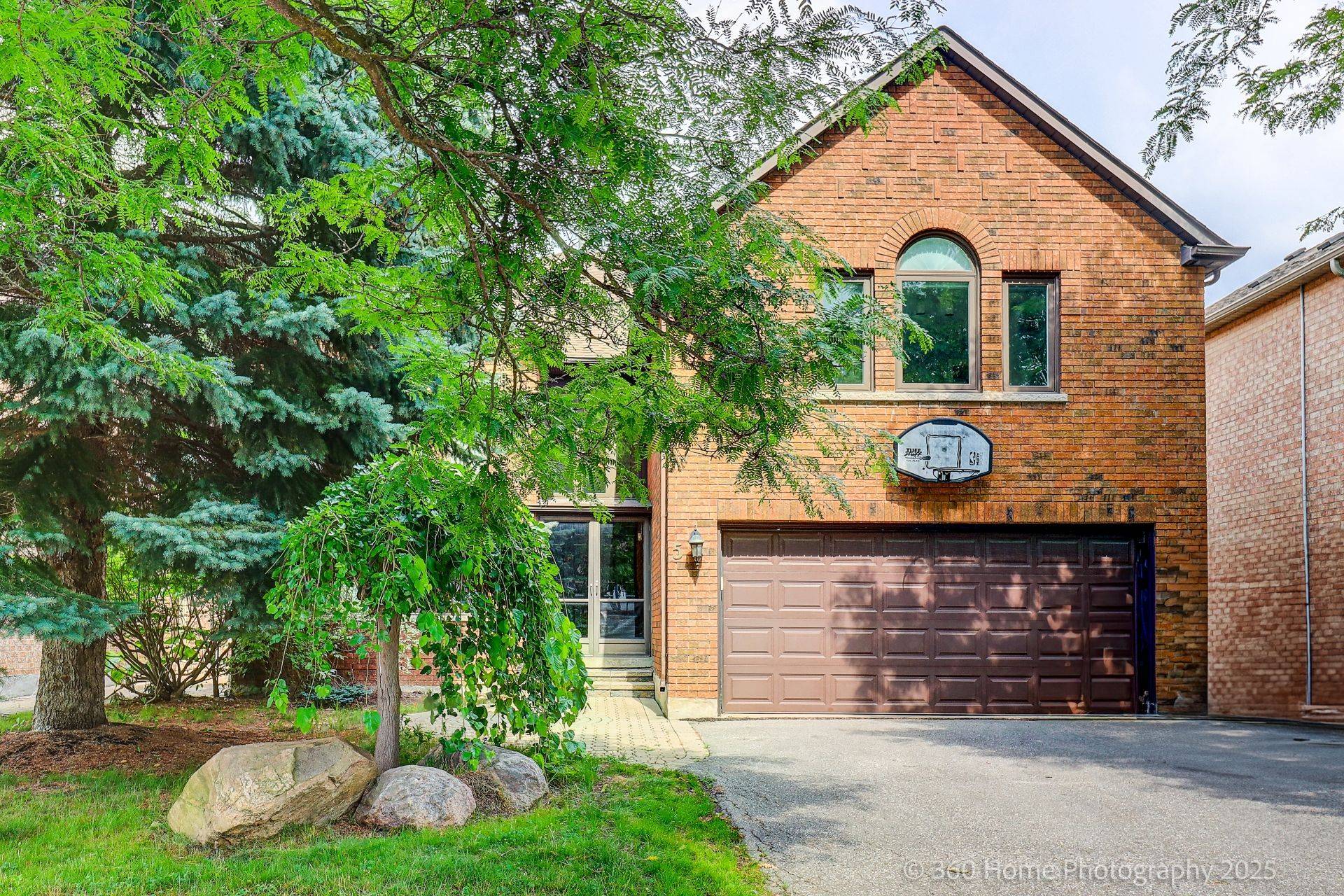 Richmond Hill, ON L4B 1Z8,5 Ashdown CRES