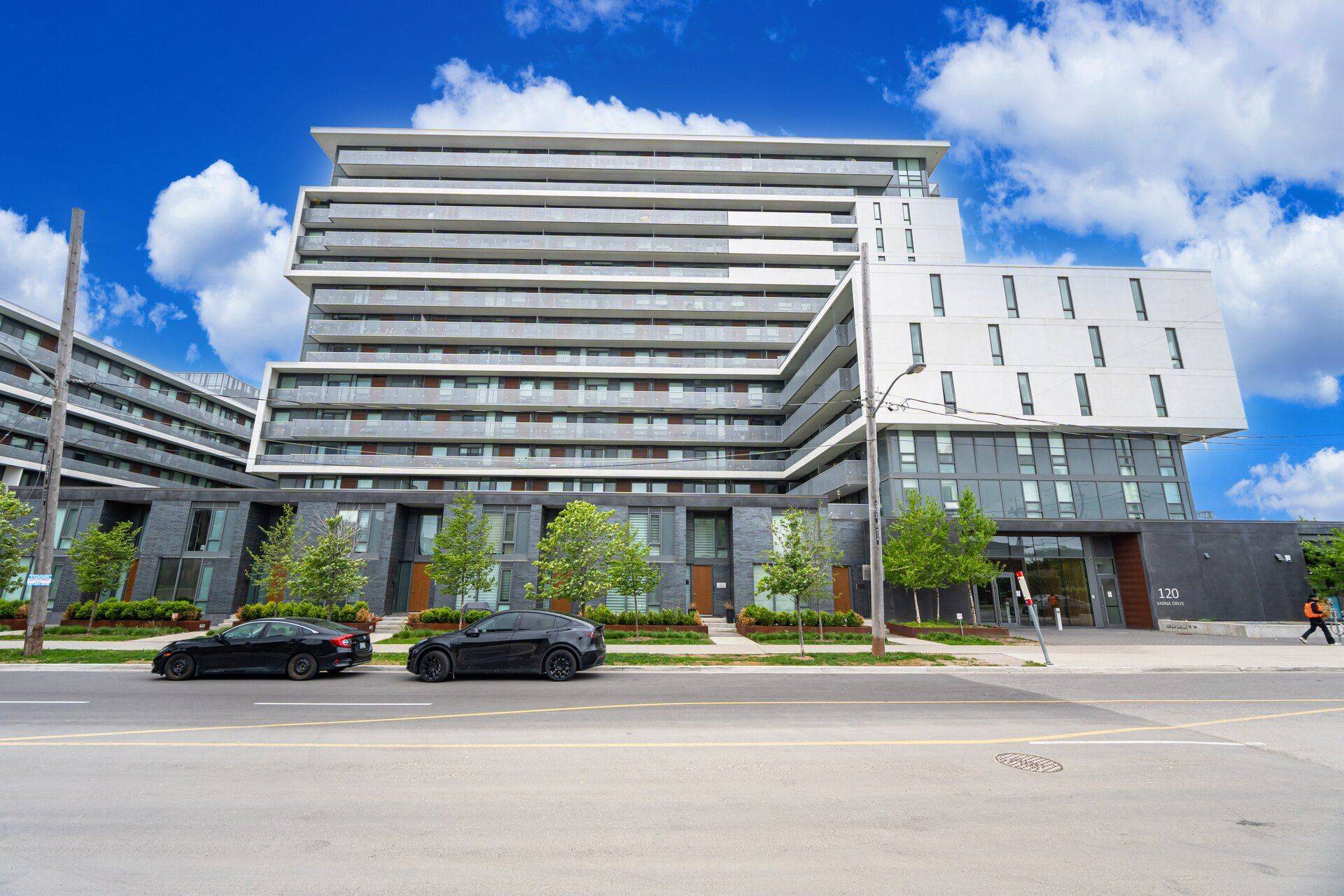 Toronto C04, ON M6A 0B3,120 Varna DR #405