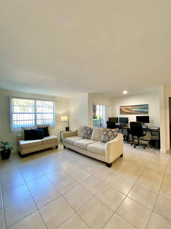 Pompano Beach, FL 33069,1251 SW 46th Ave #1505