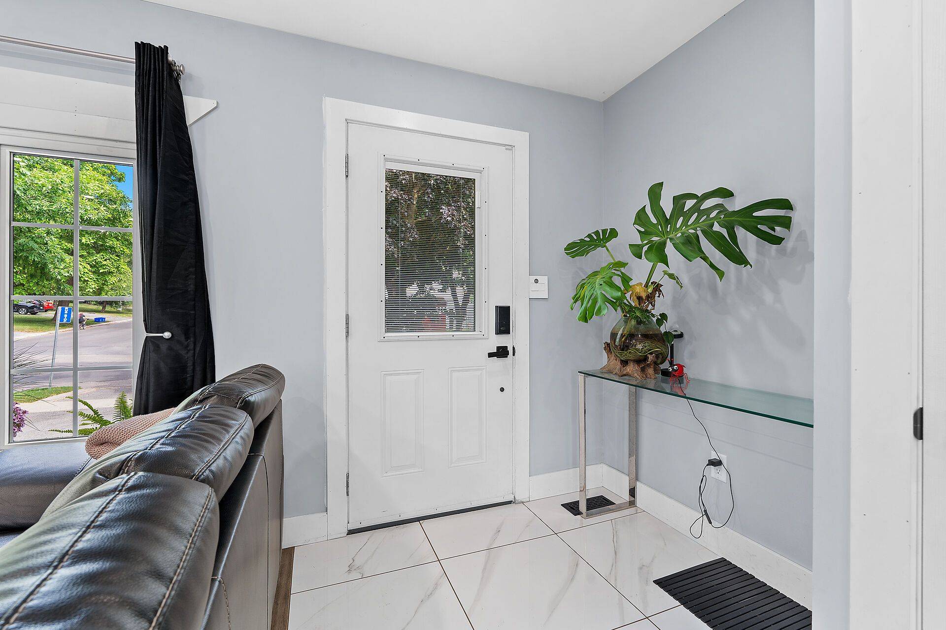 Kingston, ON K7K 5X7,208 Sutherland DR