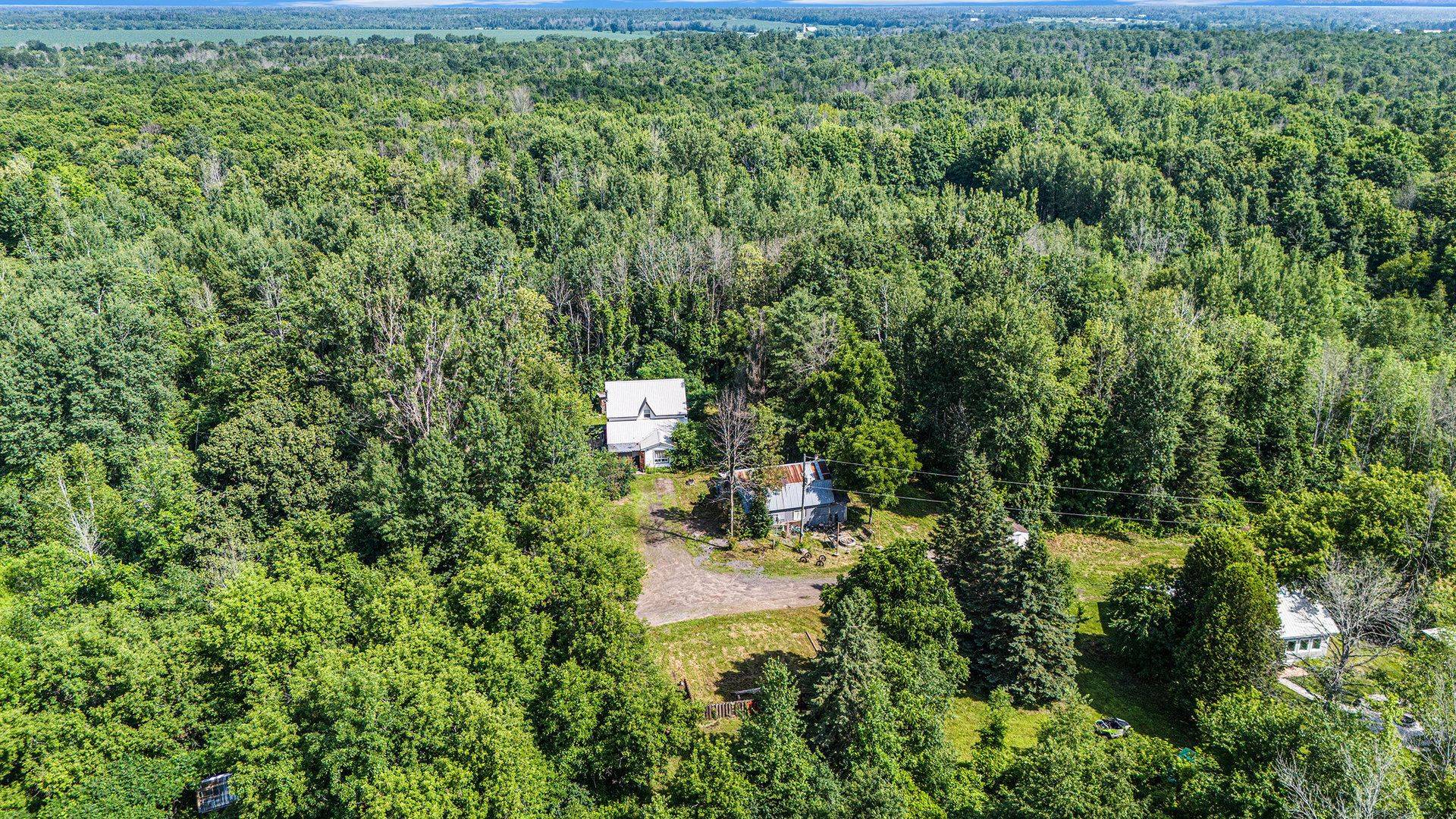 North Grenville, ON K0G 1N0,804-806 Monkman RD