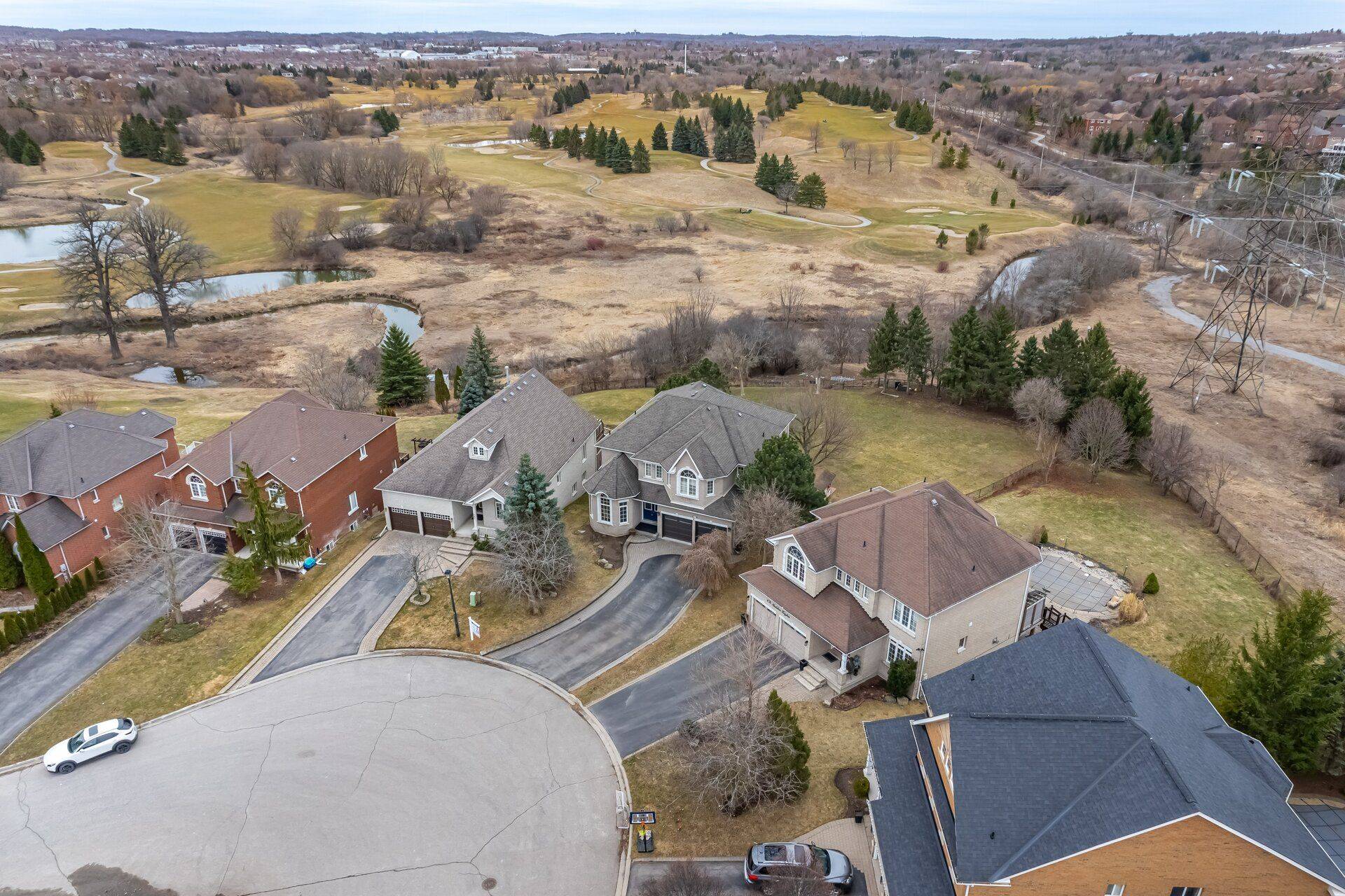 Newmarket, ON L3X 2J7,678 Madeline HTS