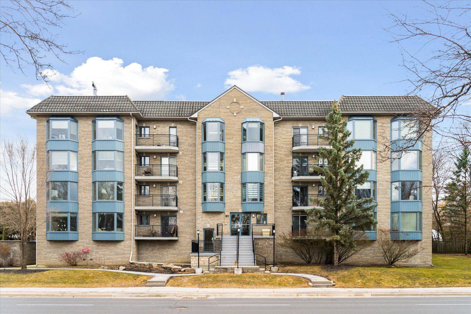 Aurora, ON L4G 2P2,85 Wellington ST W #203
