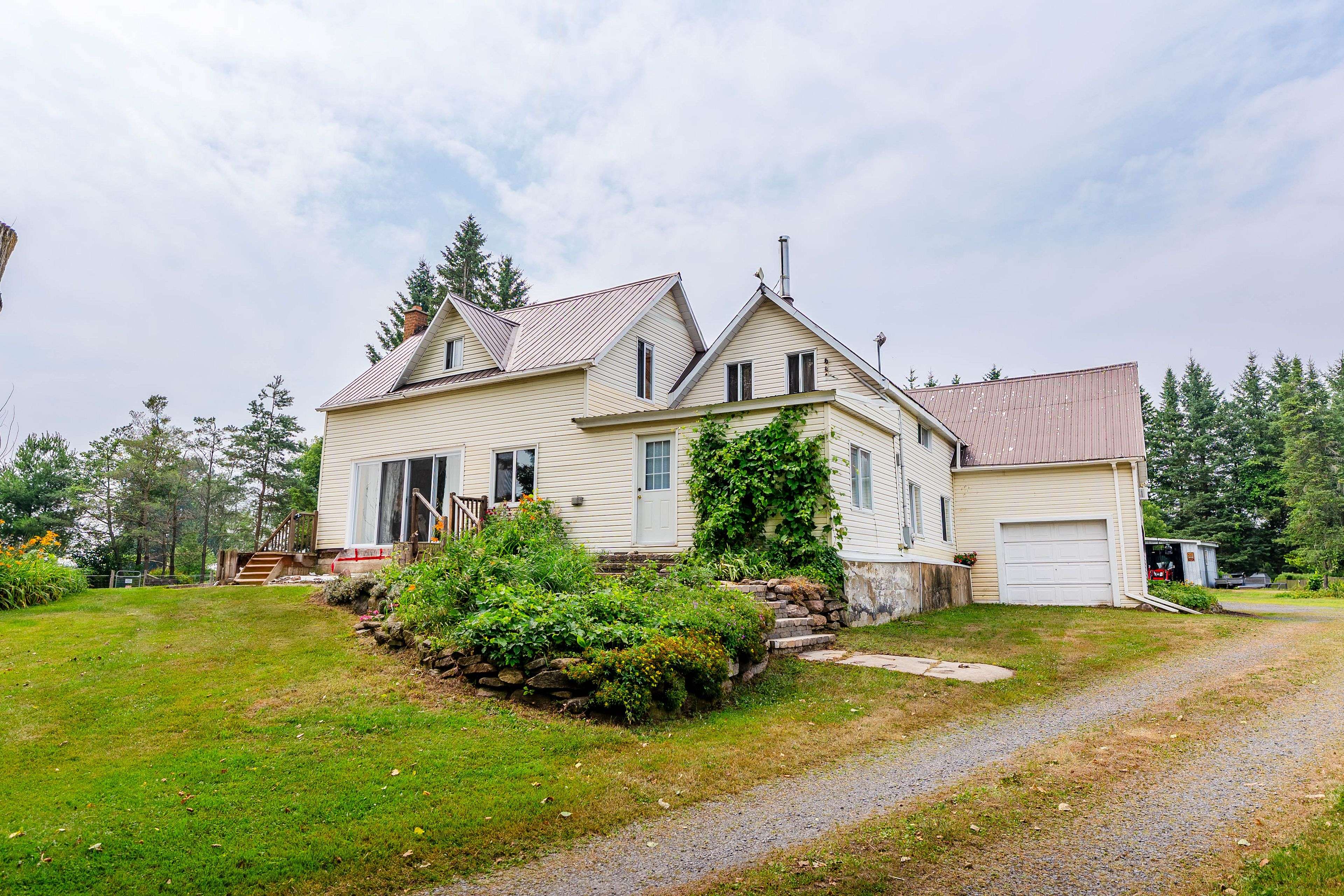 South Stormont, ON K0C 2A0,16995 Myers RD