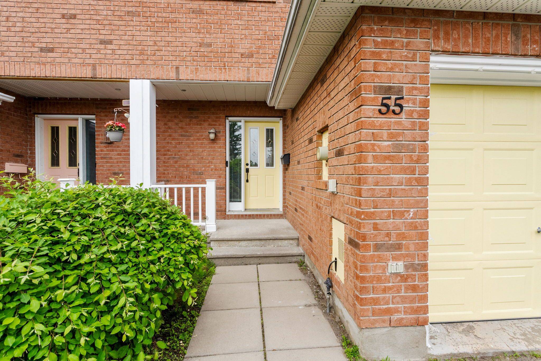 Kanata, ON K2M 2M2,55 Springcreek CRES