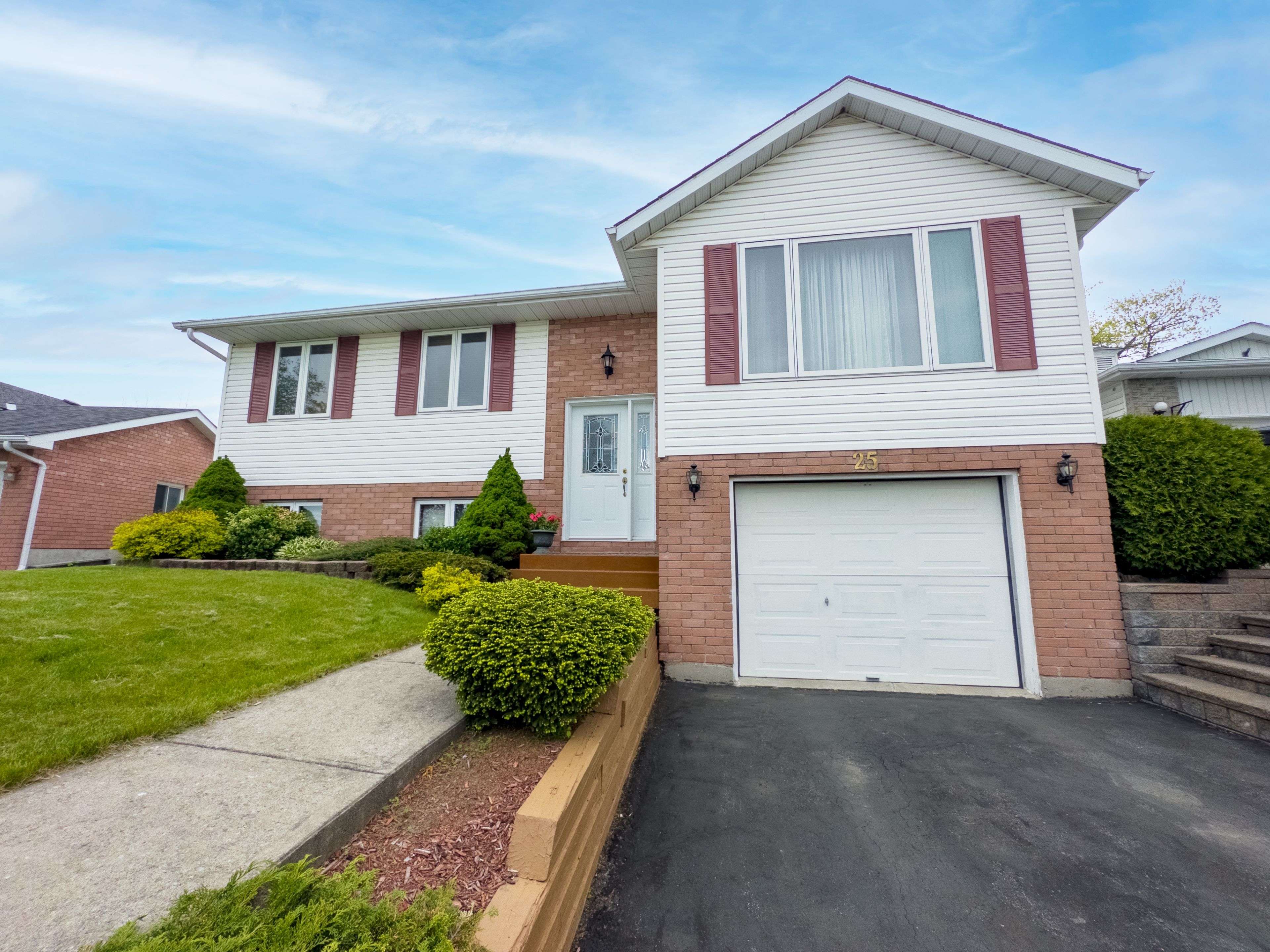 Quinte West, ON K8V 6M1,25 Loraine AVE