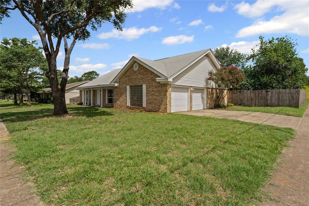 Pantego, TX 76013,3301 Peachtree Lane
