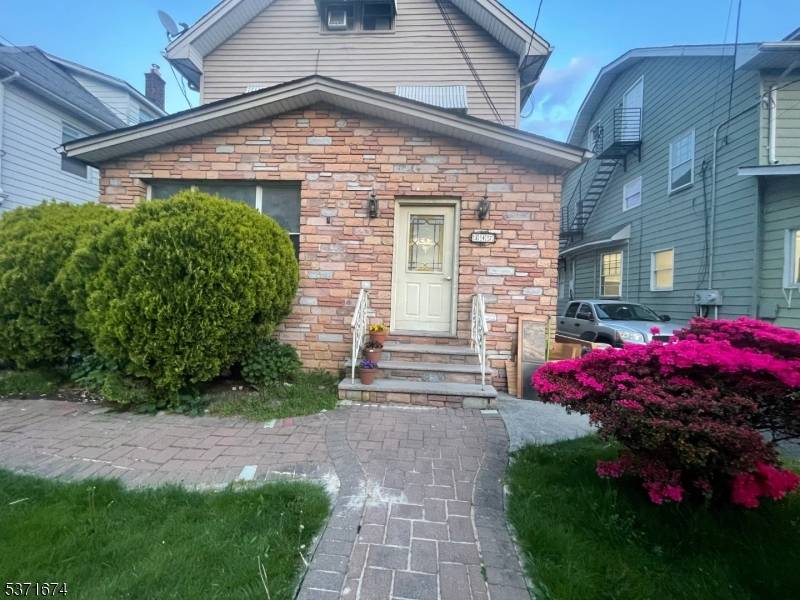 Elizabeth City, NJ 07208,347 Elmora Ave