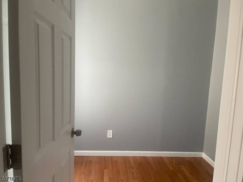 Elizabeth City, NJ 07208,347 Elmora Ave