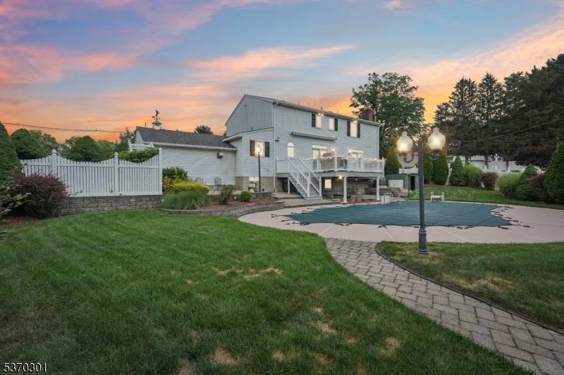 Fairfield Twp., NJ 07004,17 Mayhew Dr