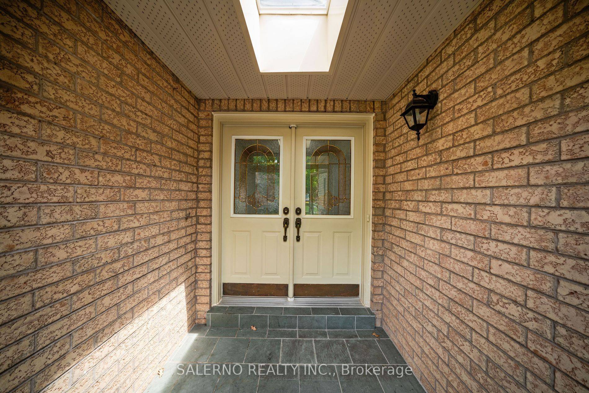 Vaughan, ON L6A 1X9,25 Lockheed AVE
