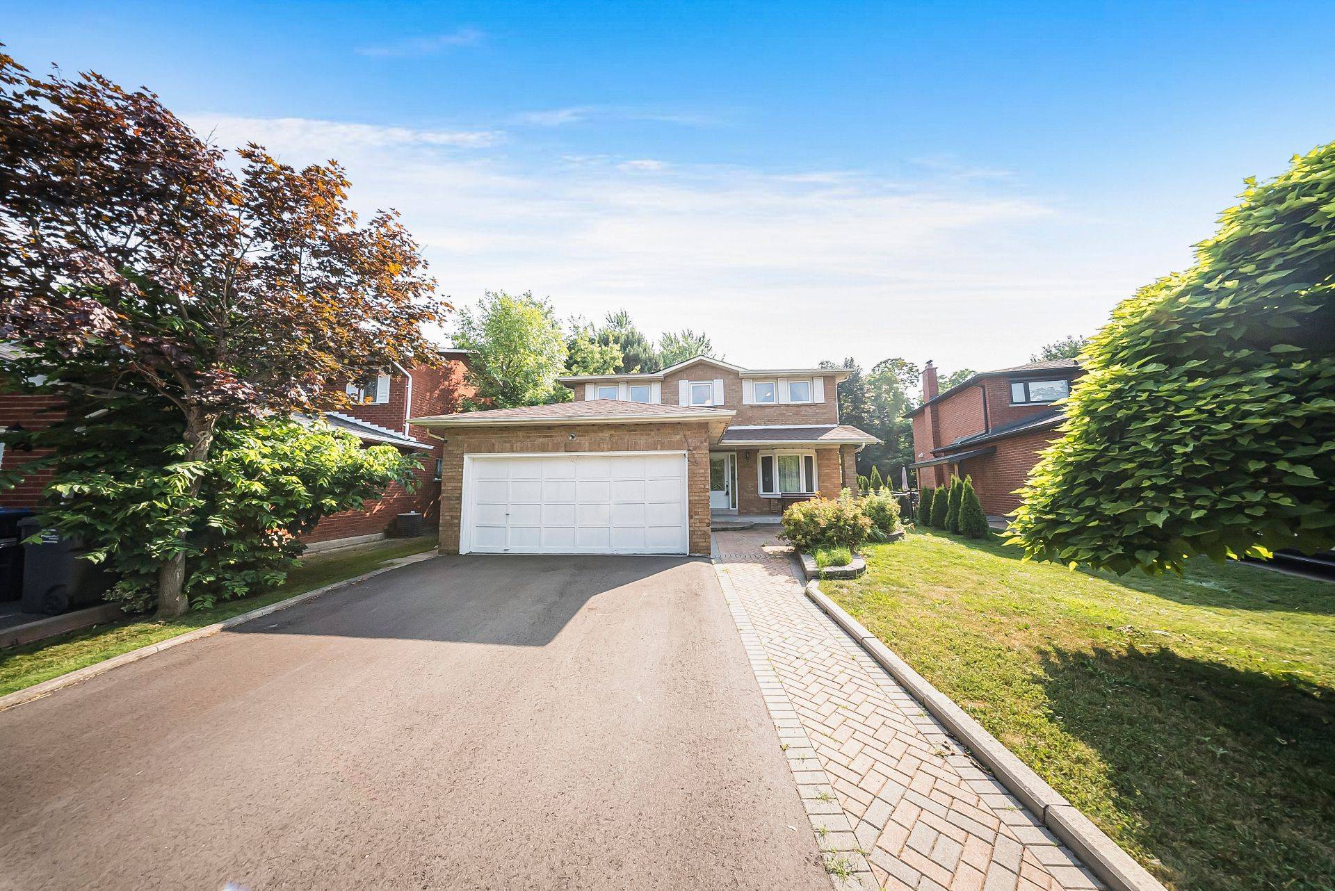 Brampton, ON L6Y 2S1,32 Chopin CRES