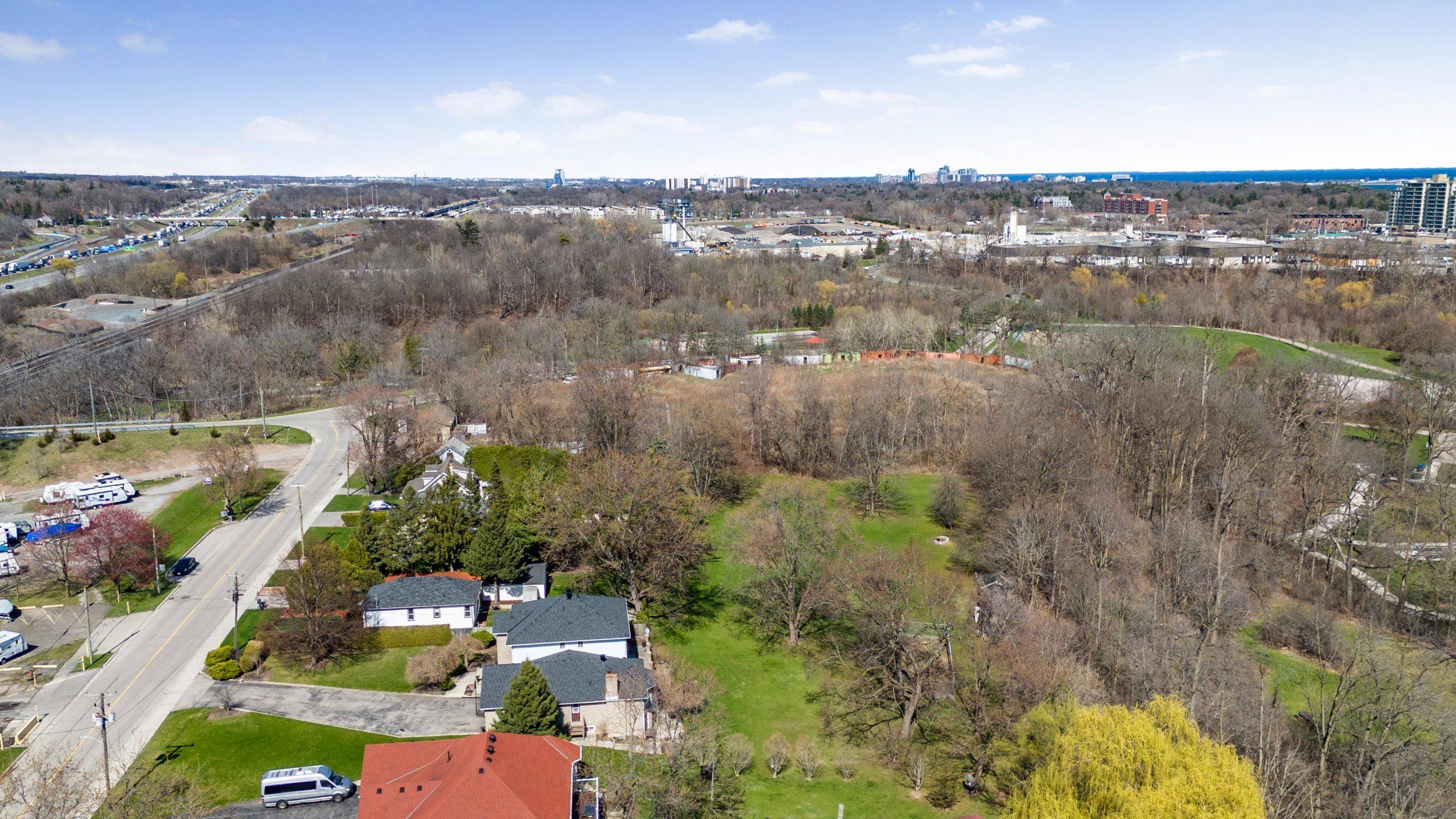 Burlington, ON L7T 0B5,266 Sumach DR
