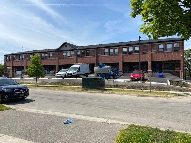 Orangeville, ON L9W 3Y5,15 Brenda BLVD #306