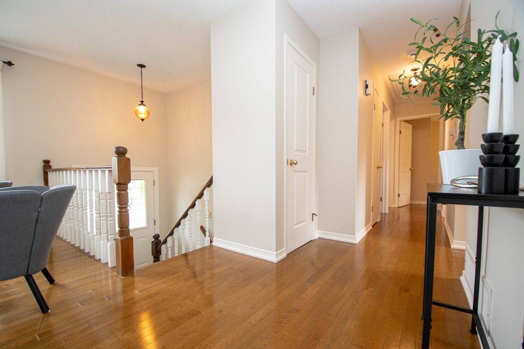 Smith-ennismore-lakefield, ON K0L 2H0,33 Rolliston ST