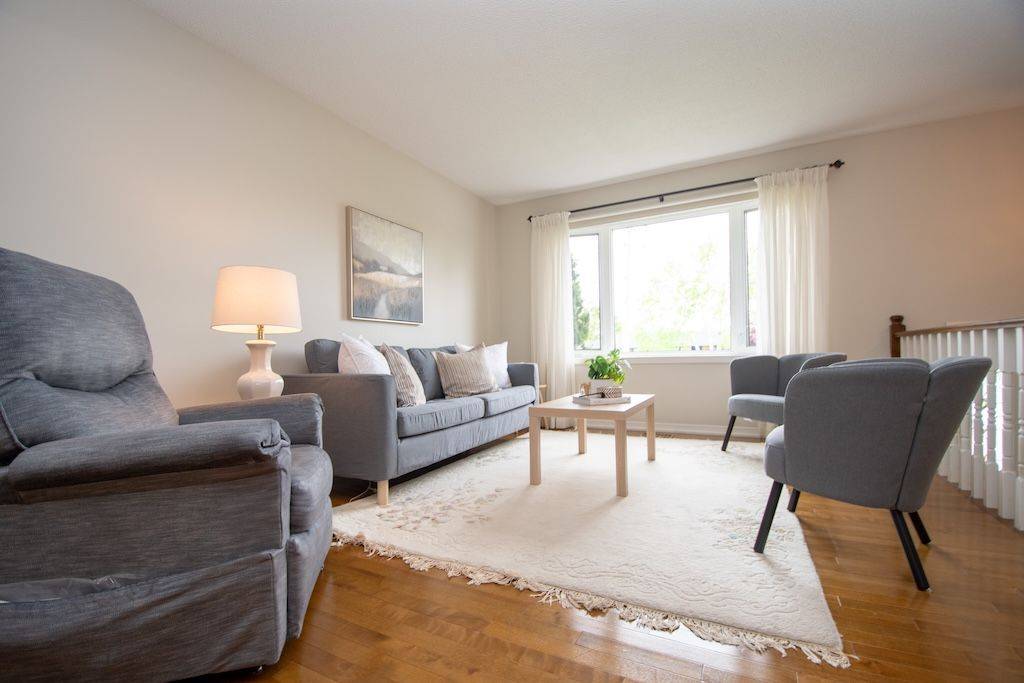 Smith-ennismore-lakefield, ON K0L 2H0,33 Rolliston ST