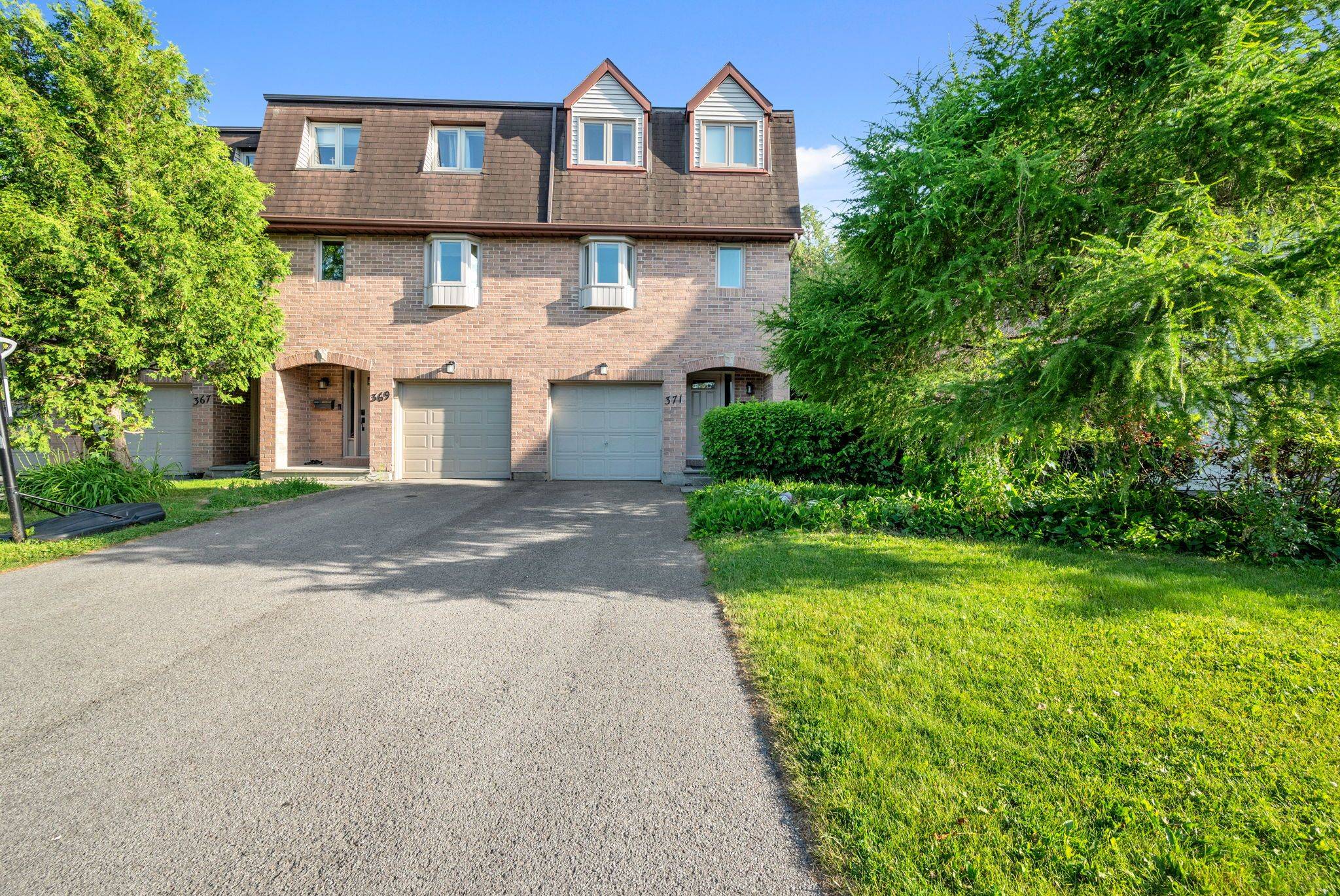 Kanata, ON K2L 3P3,371 Pickford DR #4