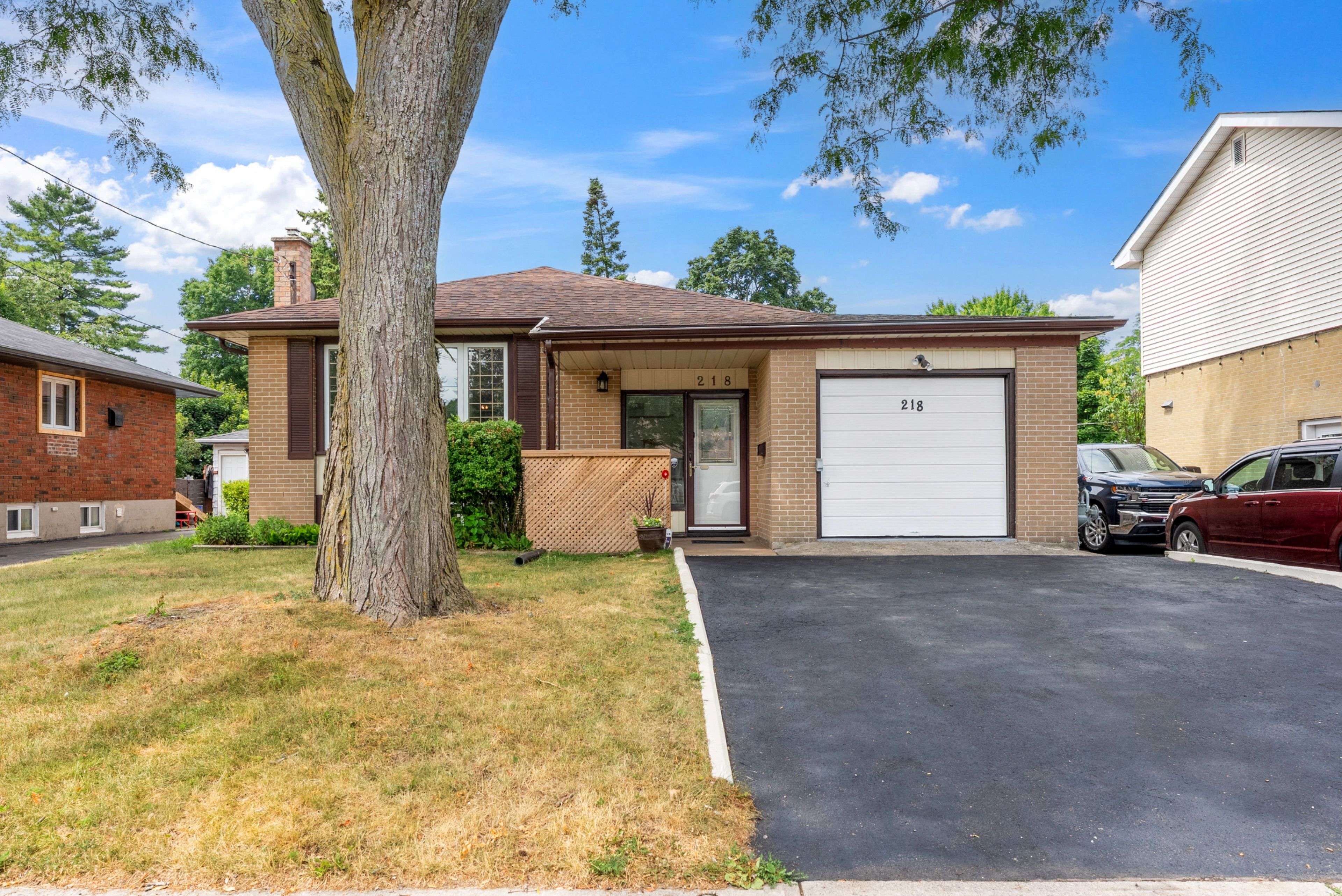 Belleville, ON K8N 4L5,218 Farley AVE
