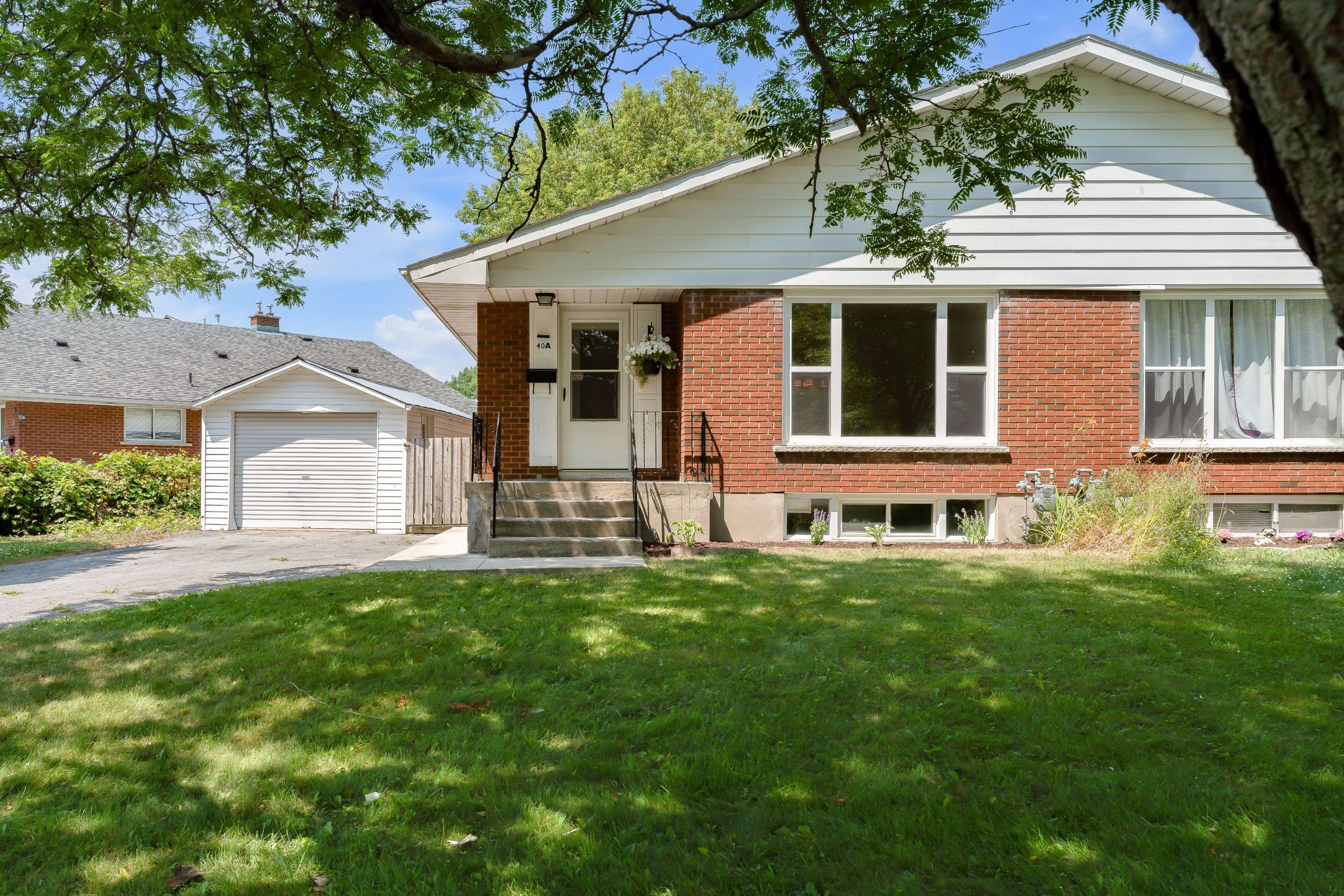 Kingston, ON K7M 4J5,40 Crescent DR