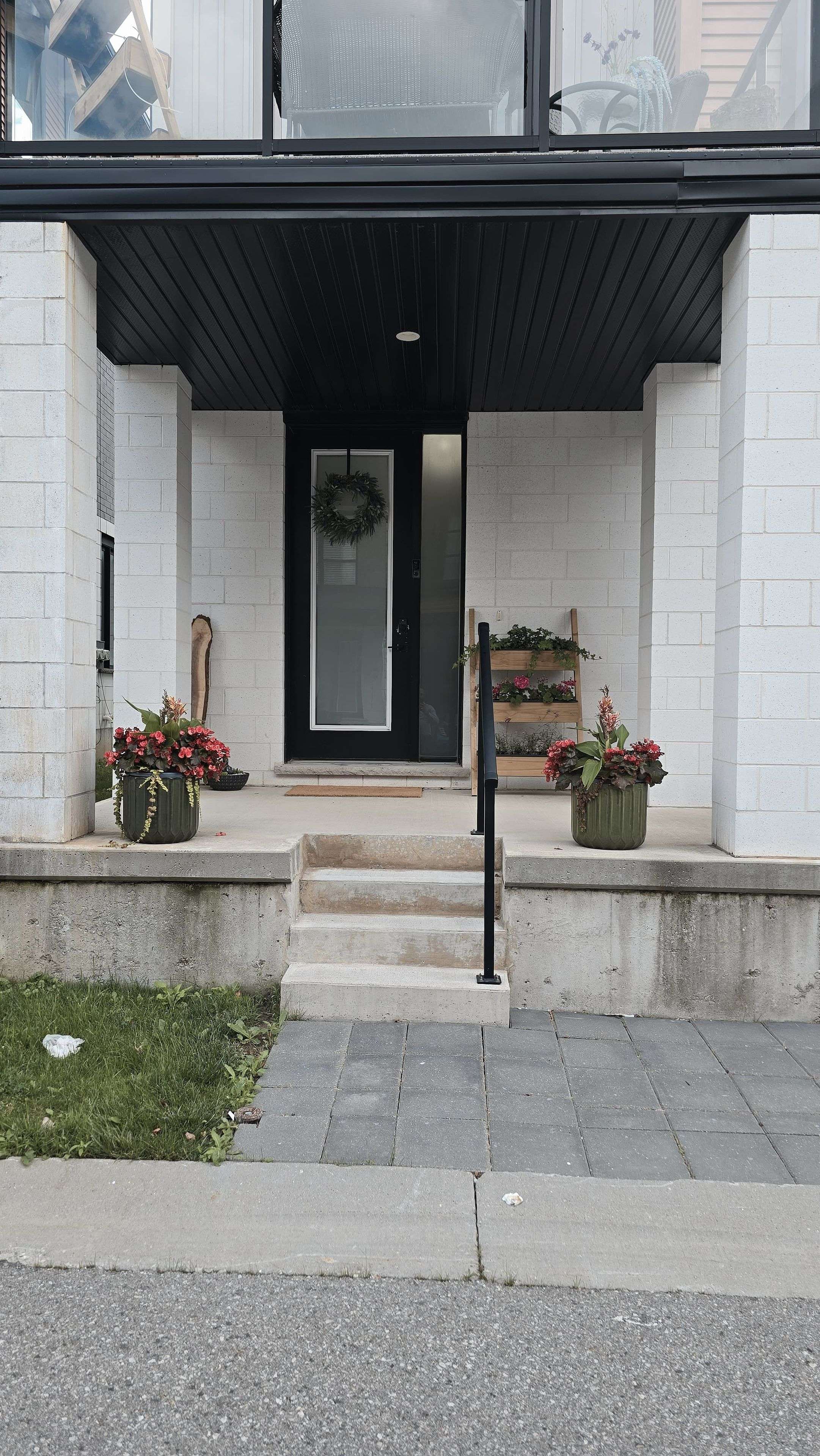 London North, ON N6H 0J7,895 Sarnia RD