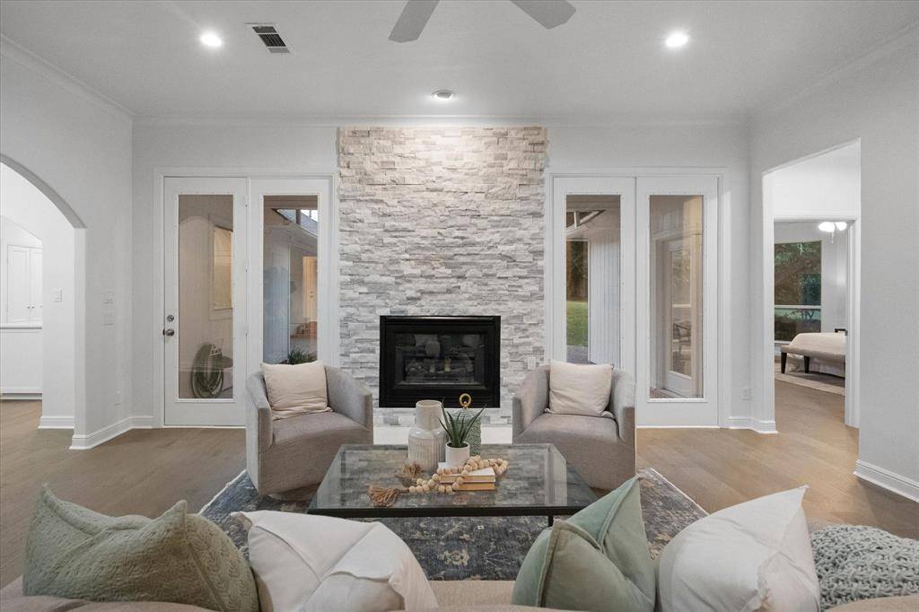Dalworthington Gardens, TX 76016,2800 Broadacres Lane