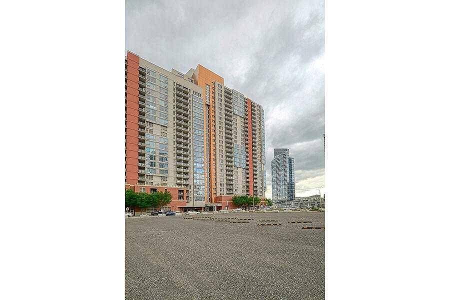 Calgary, AB T2R 1S6,1053 10 ST SW #904