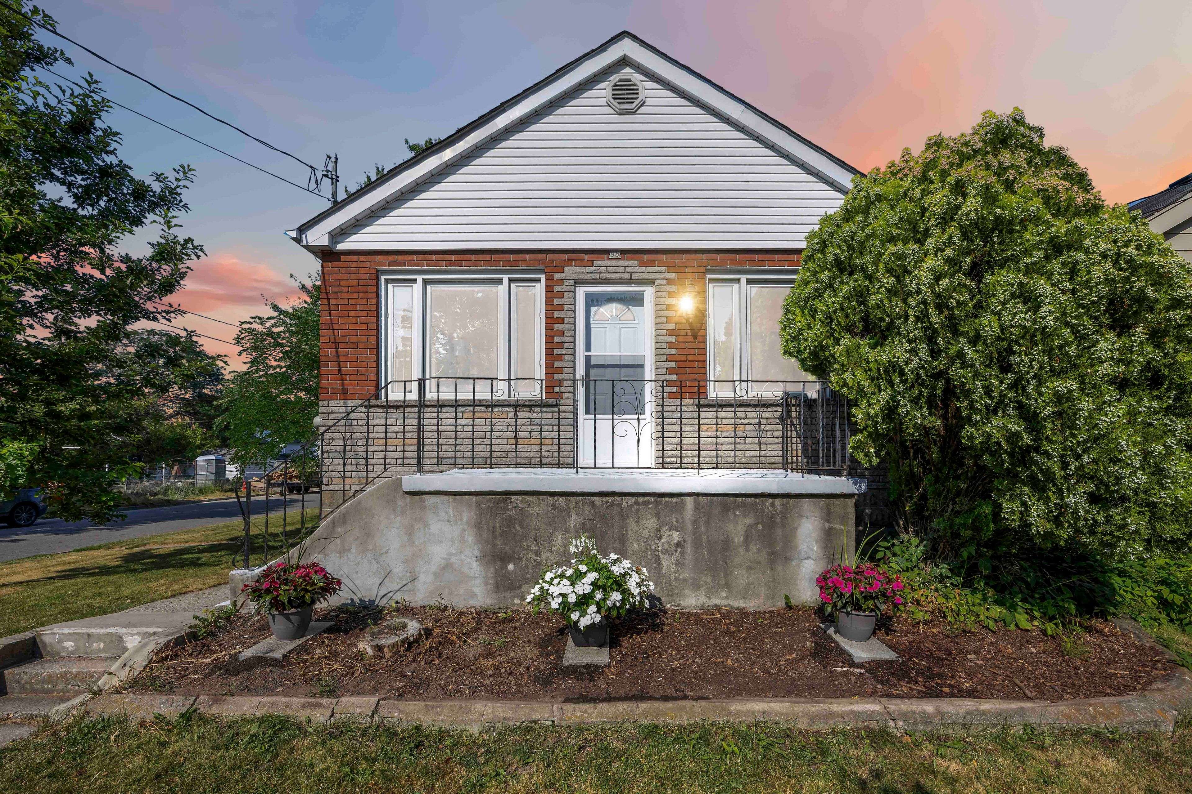 Toronto E06, ON M1N 3R4,96 Phillip AVE