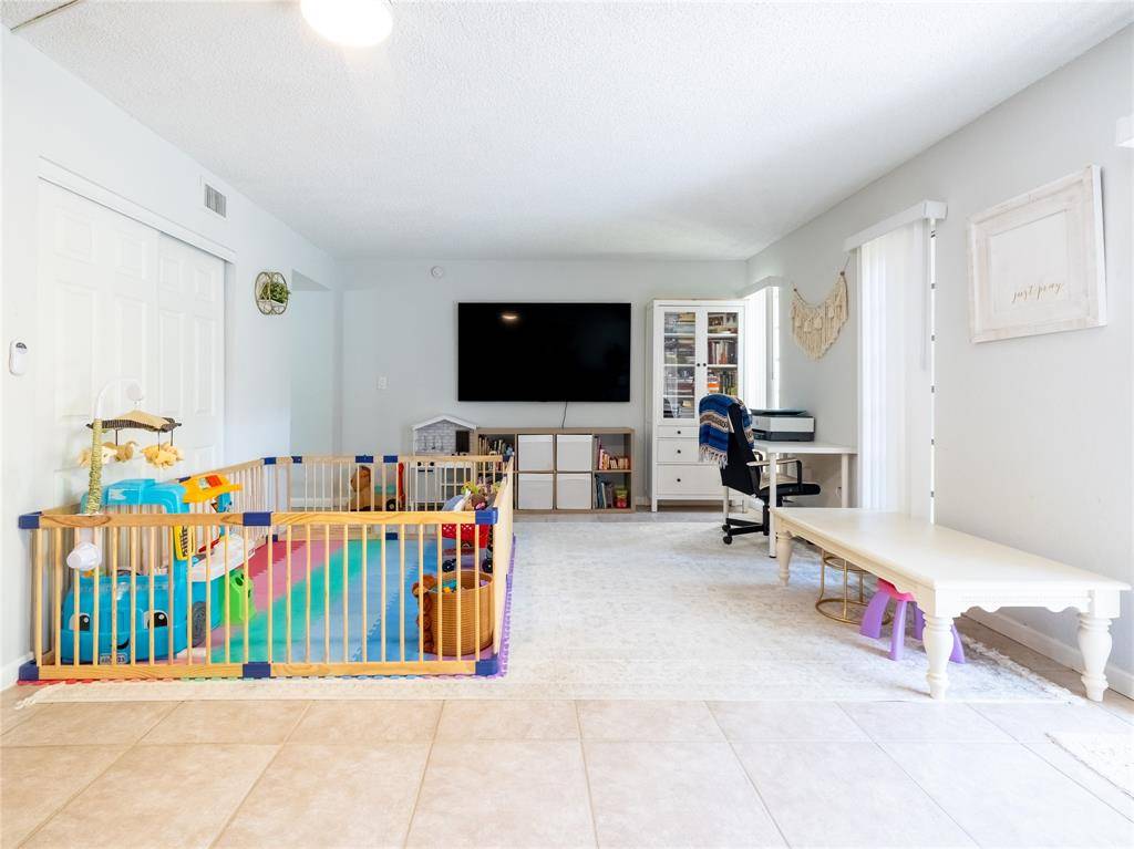 Fort Lauderdale, FL 33324,483 N Pine Island Rd #101