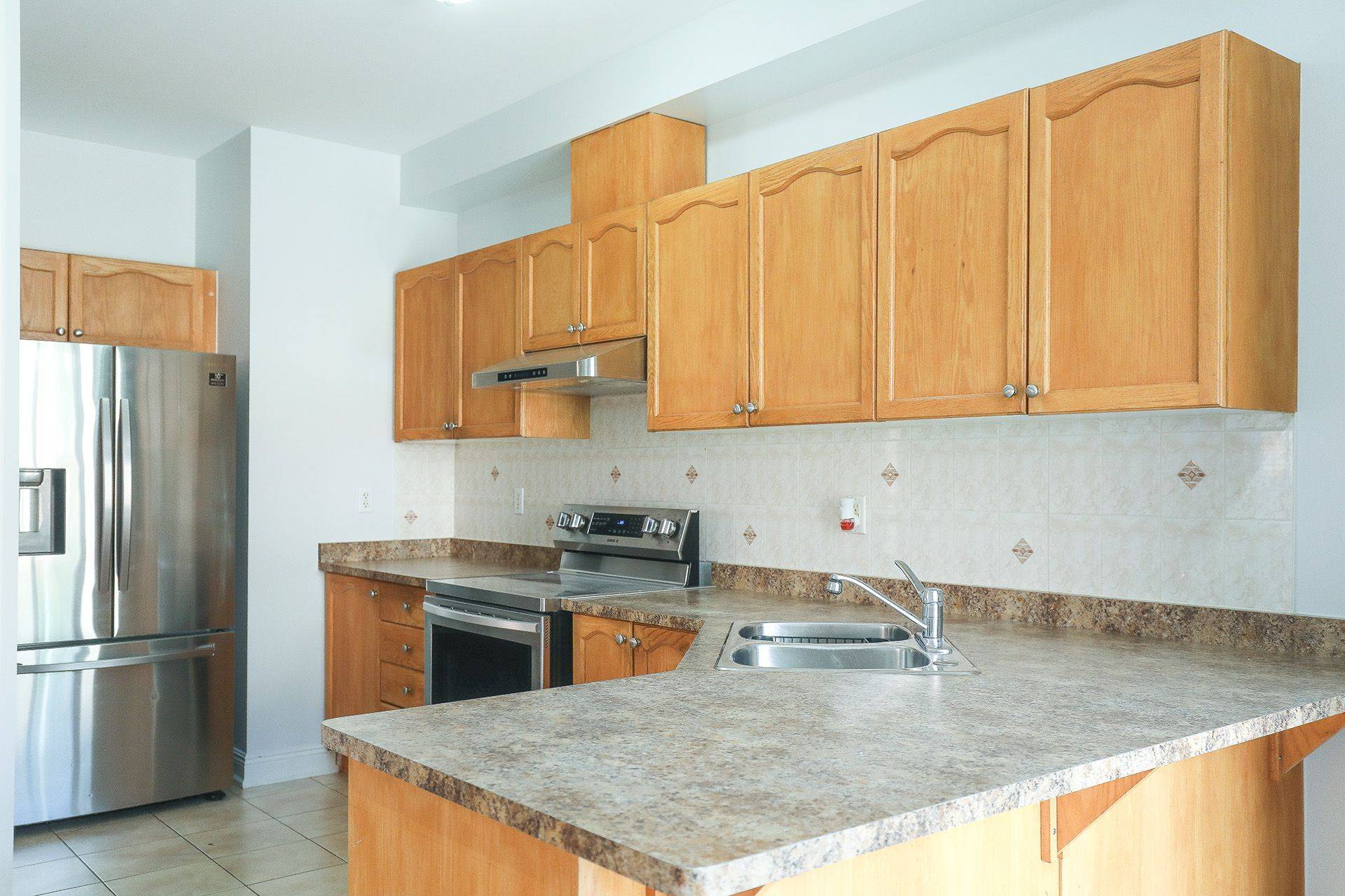 Brampton, ON L6Y 5M3,124 Nathaniel CRES