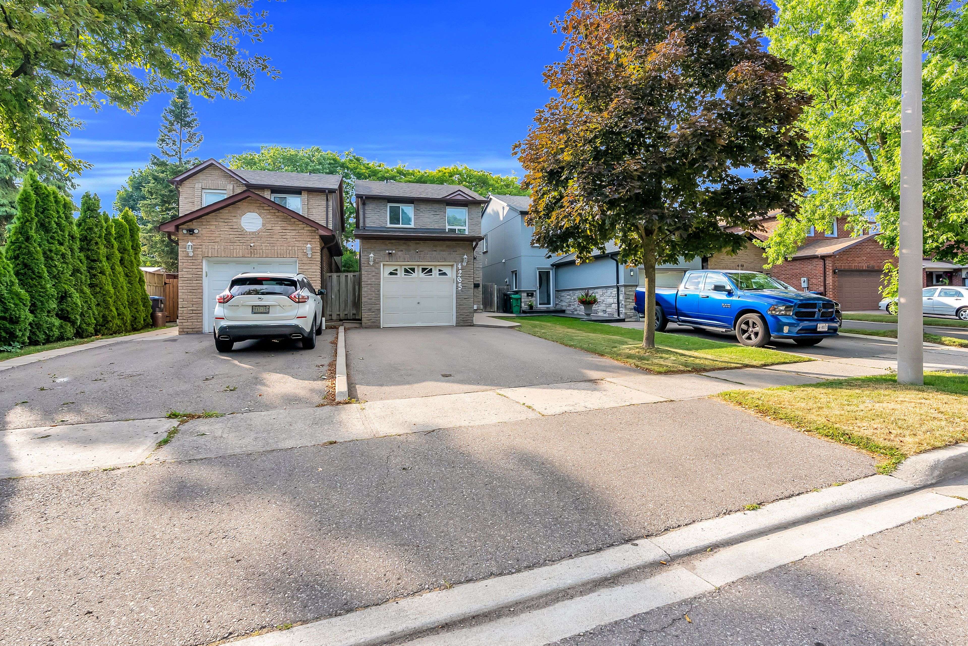 Mississauga, ON L4W 3M3,4265 Lingfield CRES