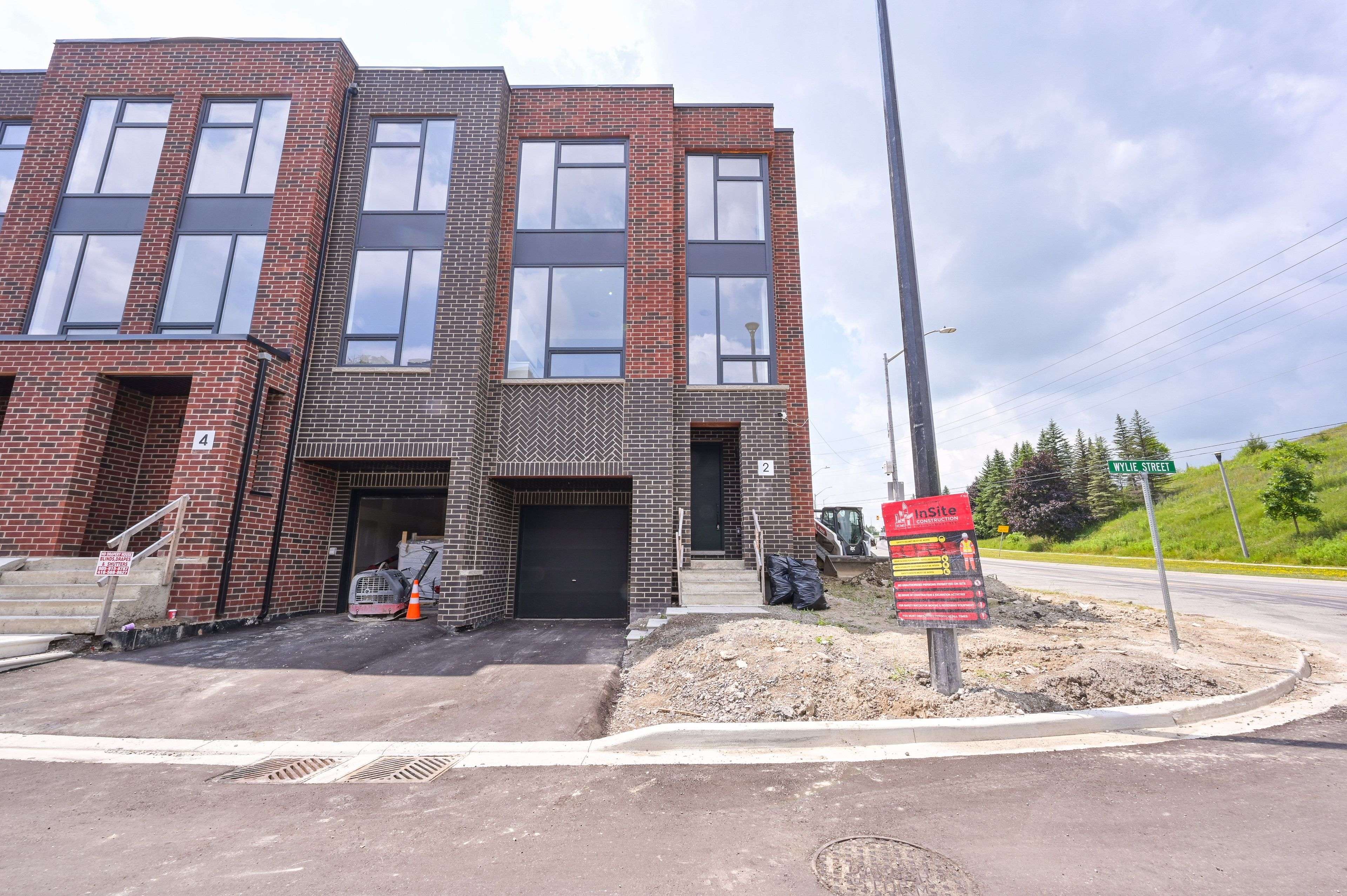Caledon, ON L7E 4L2,2 Wylie ST