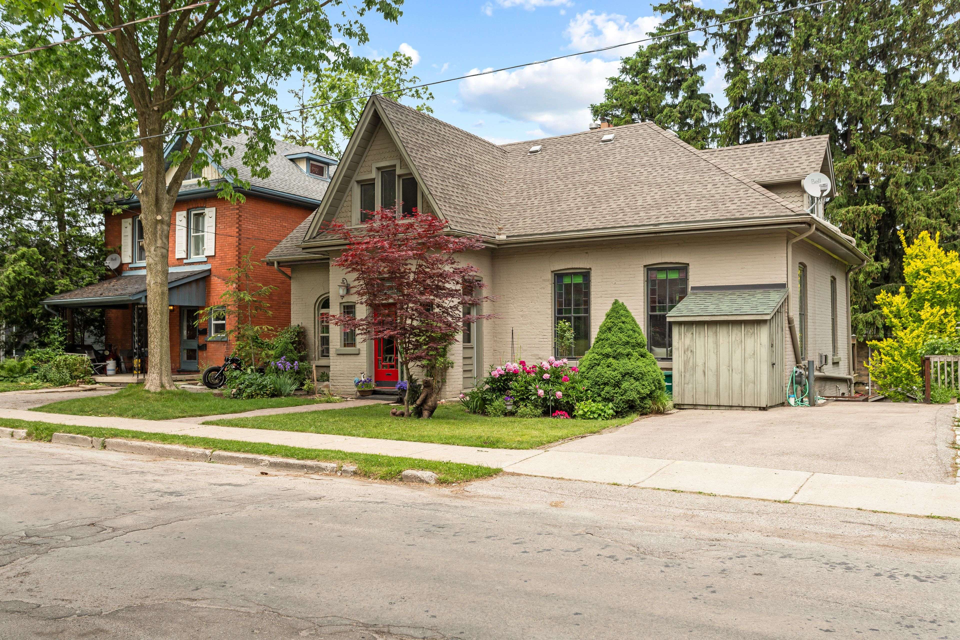 Stratford, ON N5A 1B8,26 DALY AVE