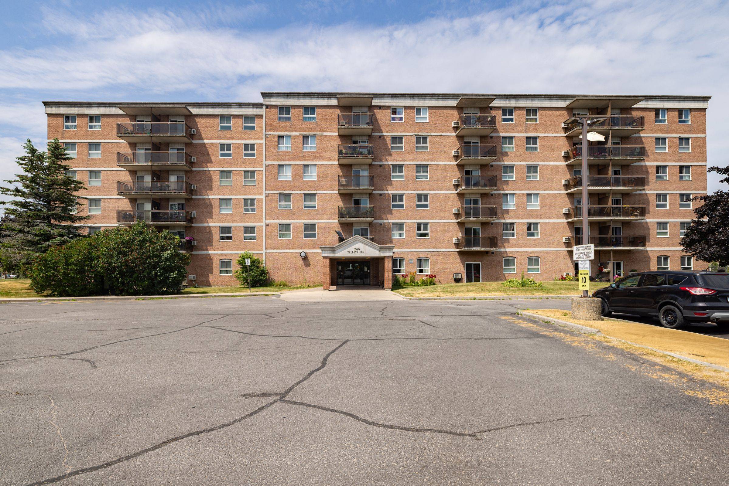 Kingston, ON K7M 8J4,745 Davis DR #401