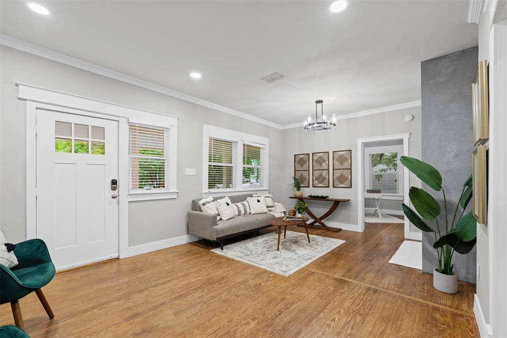 Dallas, TX 75208,813 Elsbeth Street