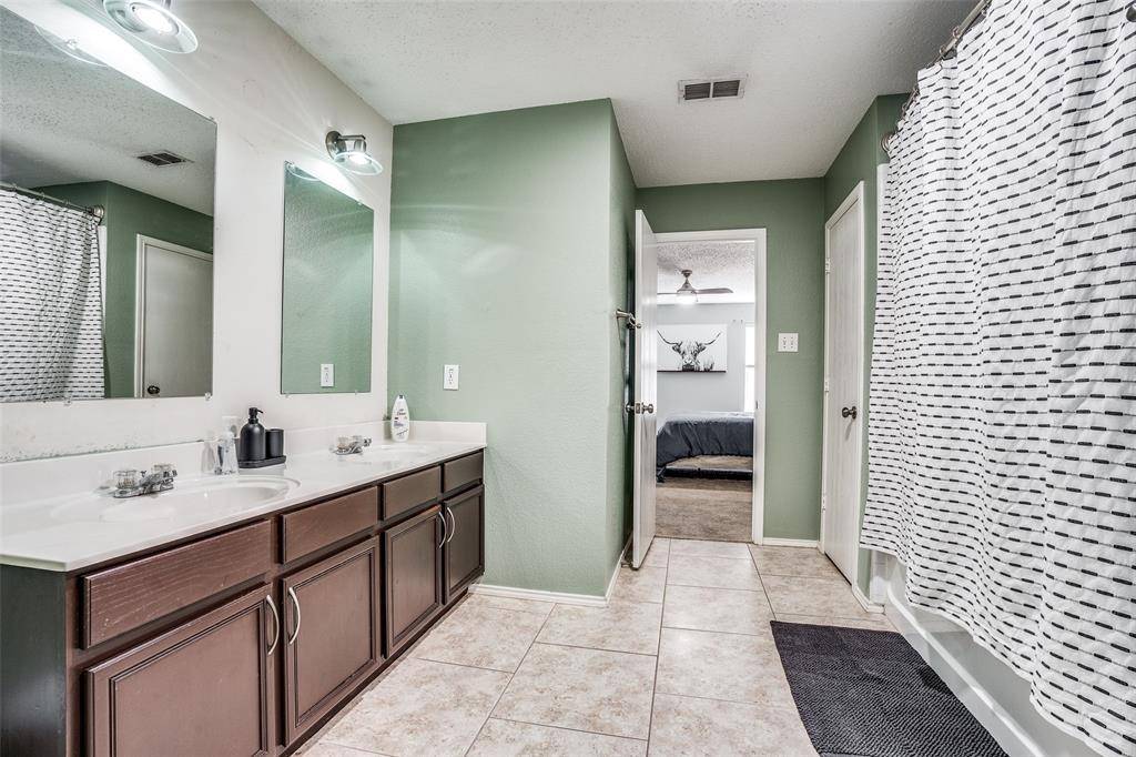 Grand Prairie, TX 75052,2459 LOST MESA