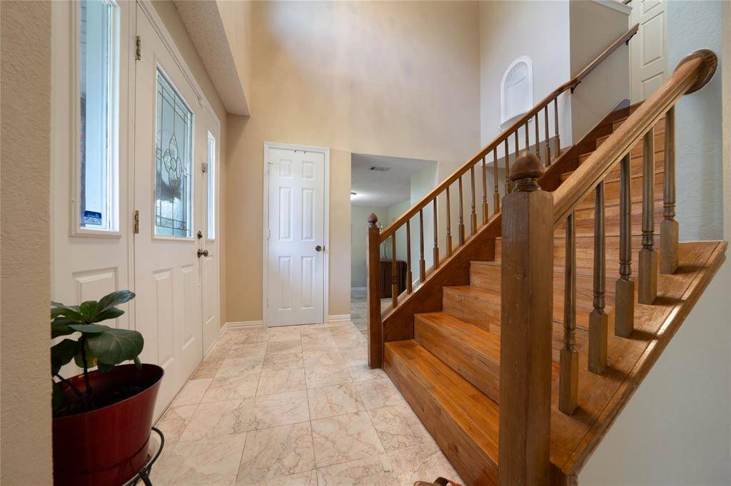 Carrollton, TX 75010,1109 Holly Drive