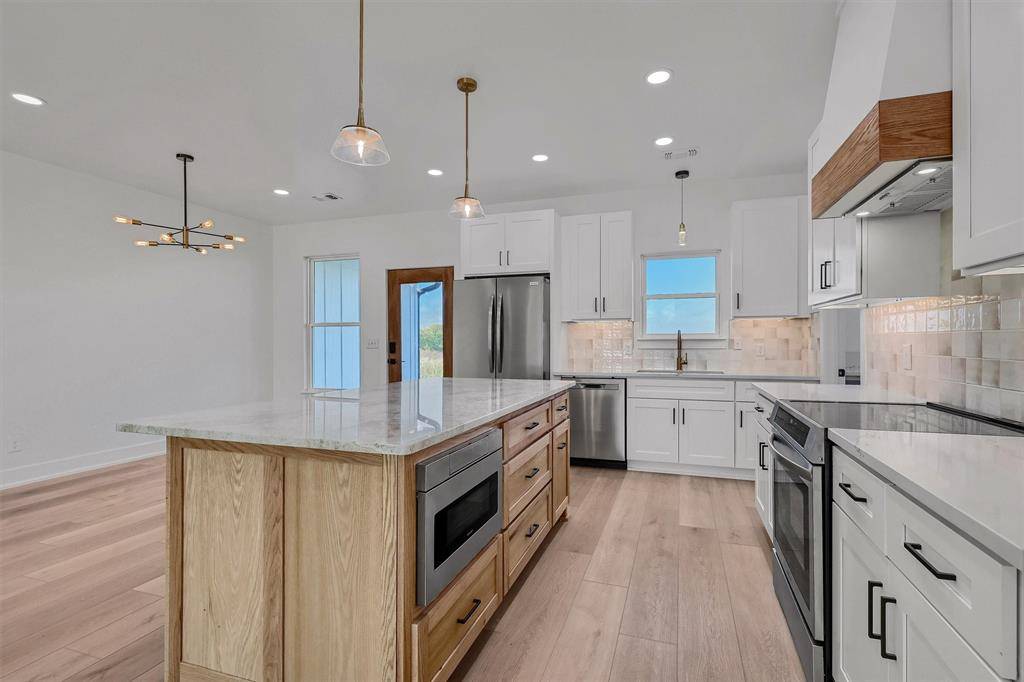 Savoy, TX 75479,1220 County Road 4045