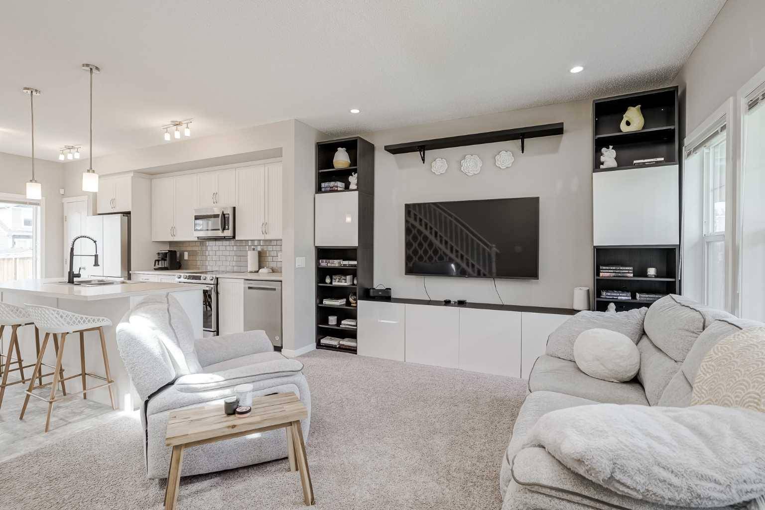 Calgary, AB T3M 1X9,612 Mahogany BLVD SE