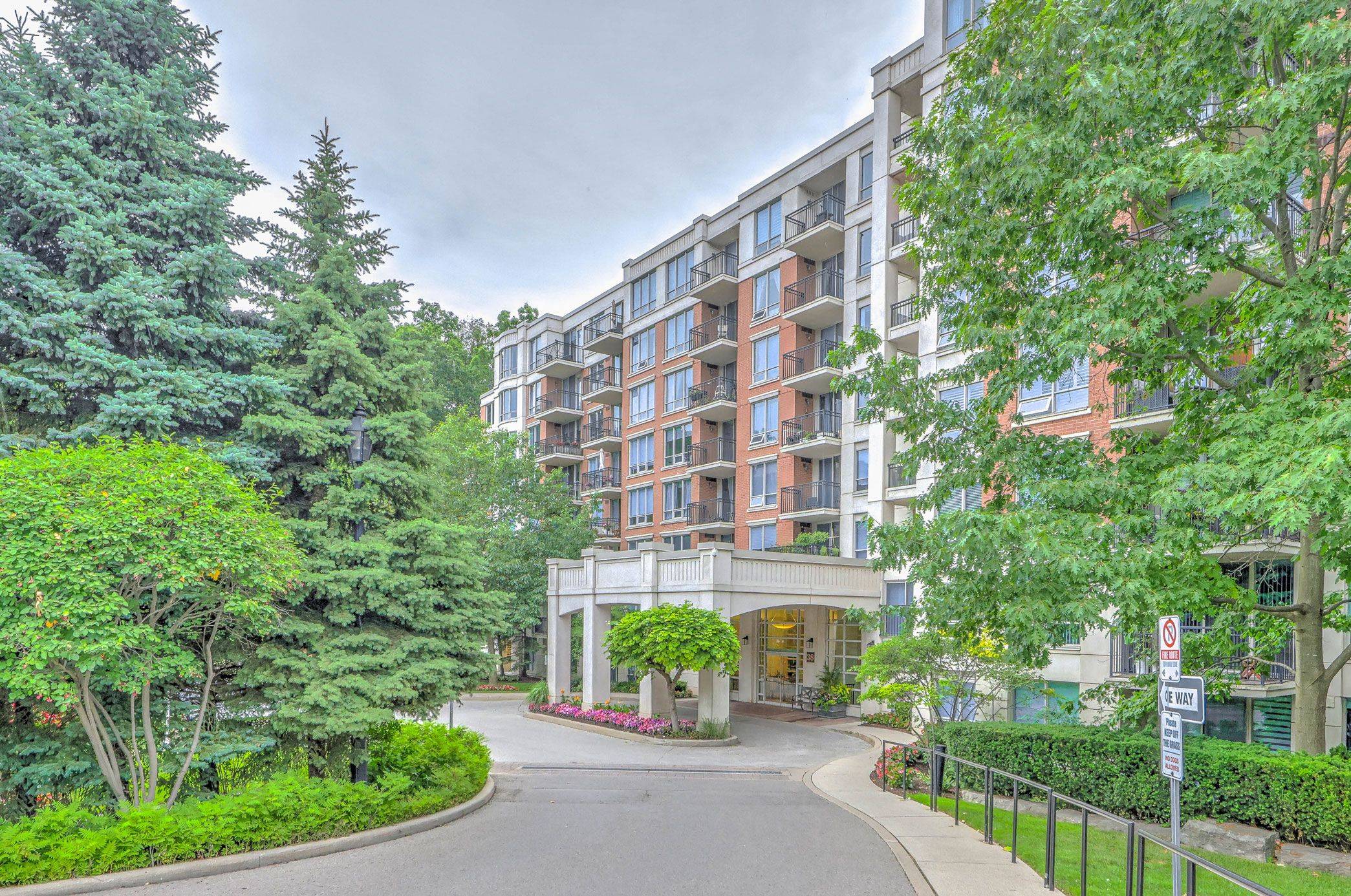 Toronto C12, ON M2P 2H2,38 William Carson CRES #115