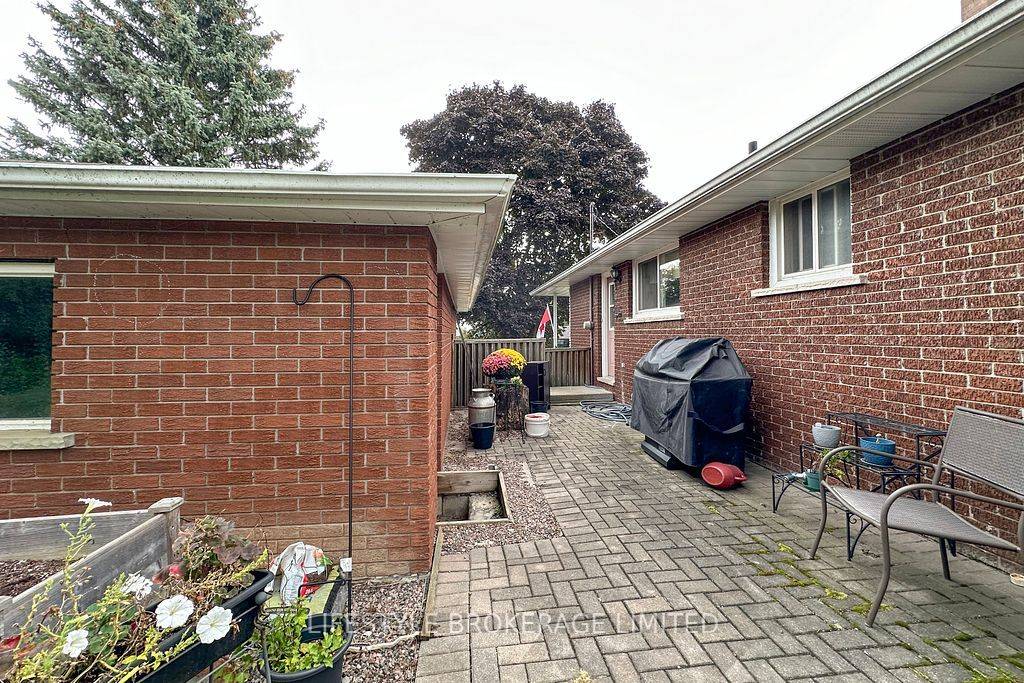 Scugog, ON L9L 1E2,40 Ash ST