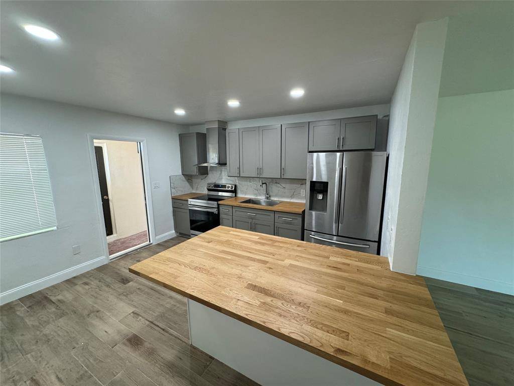 North Miami Beach, FL 33160,2200 NE 173rd Street #1
