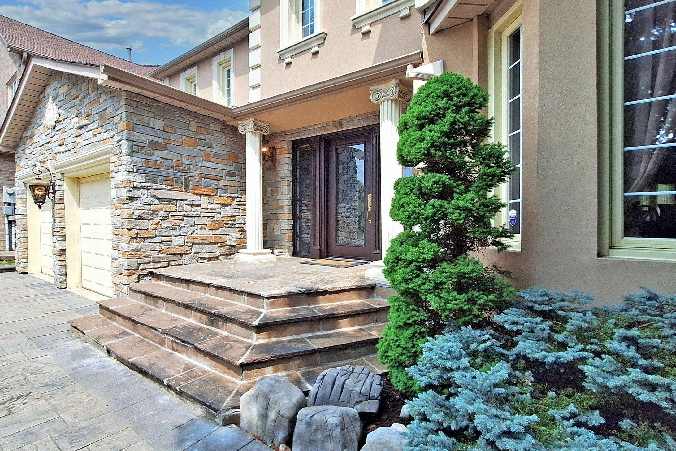 Vaughan, ON L4J 4R8,5 Rose Green DR