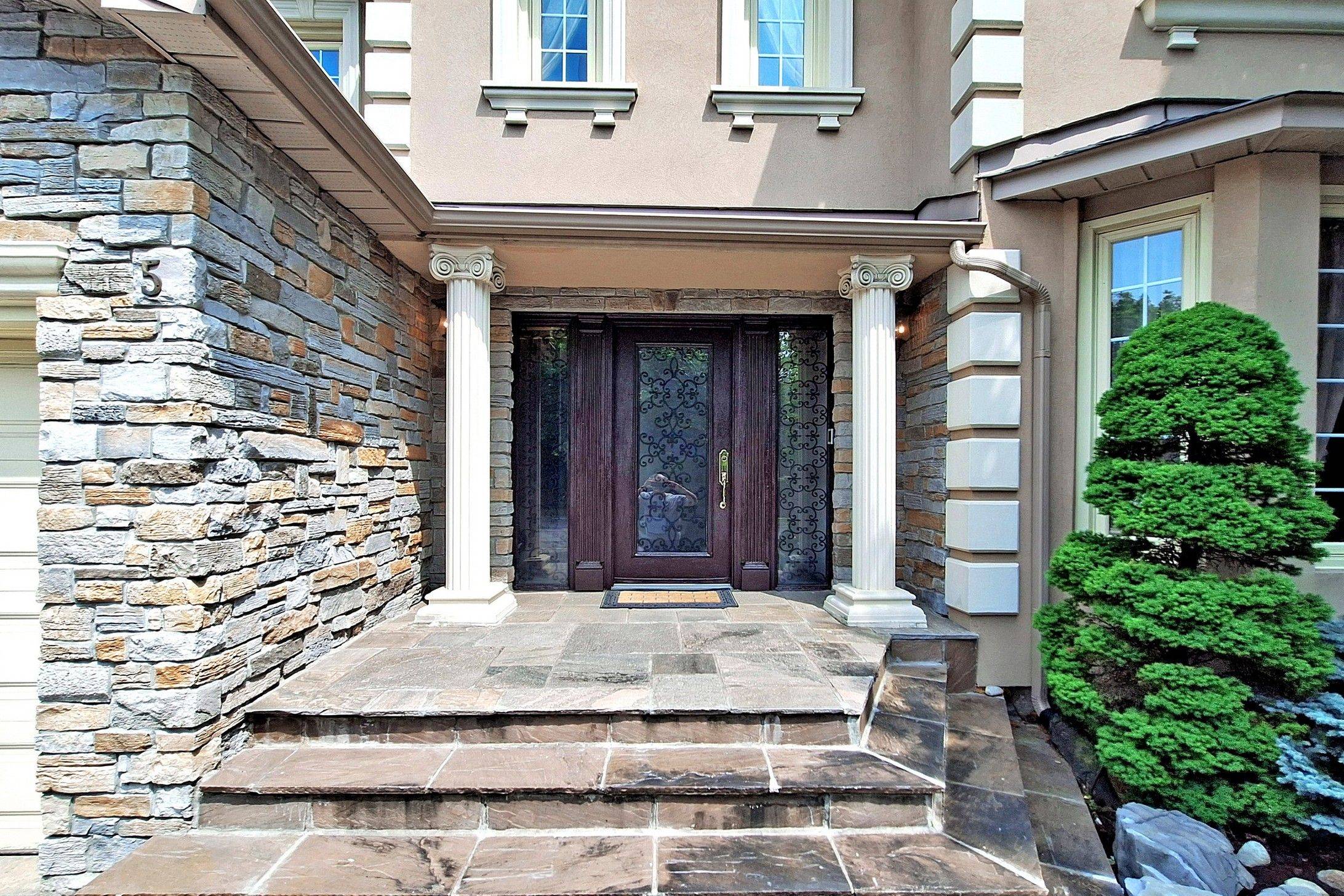 Vaughan, ON L4J 4R8,5 Rose Green DR