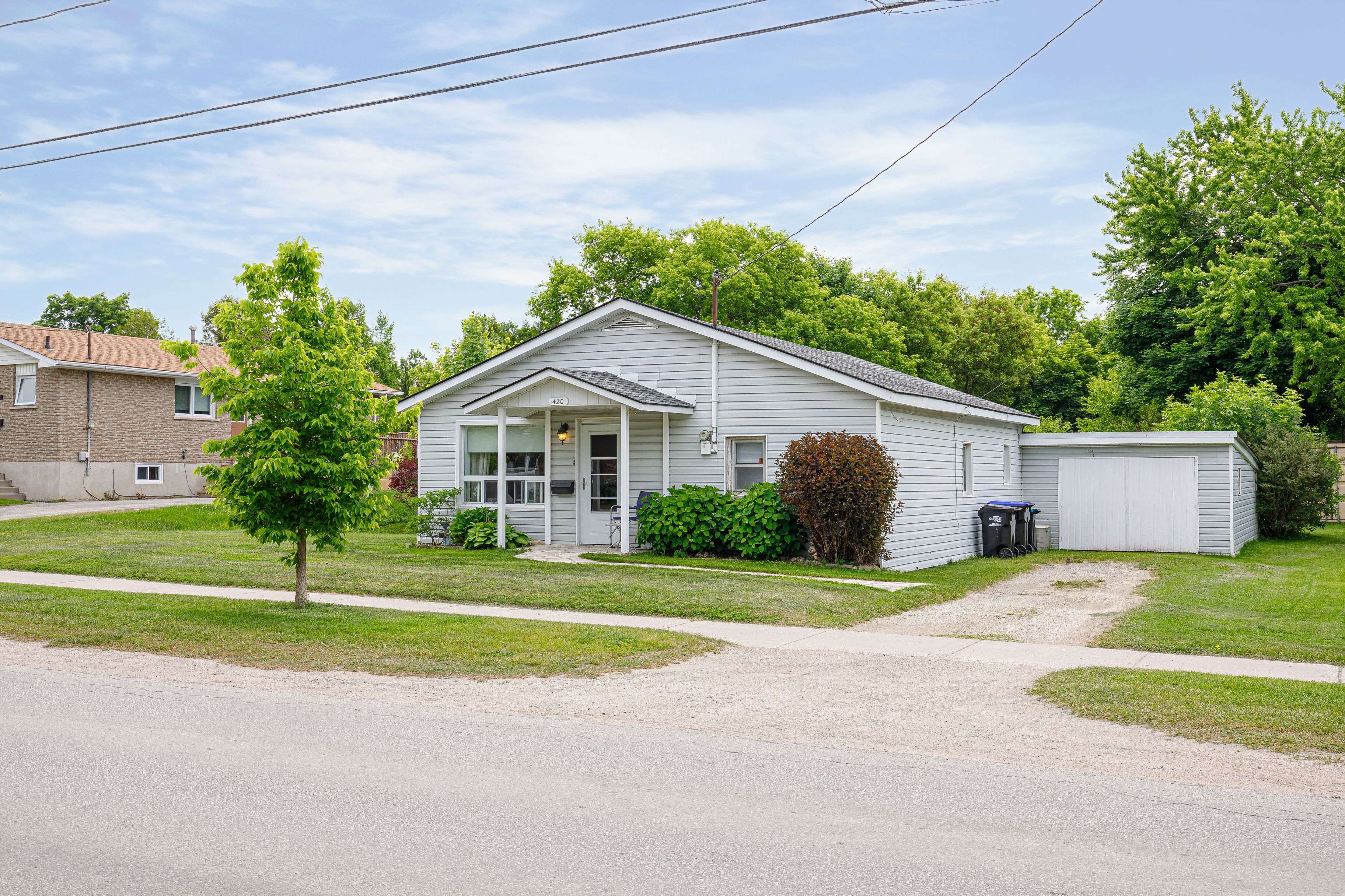Collingwood, ON L9Y 1M1,420 Third ST