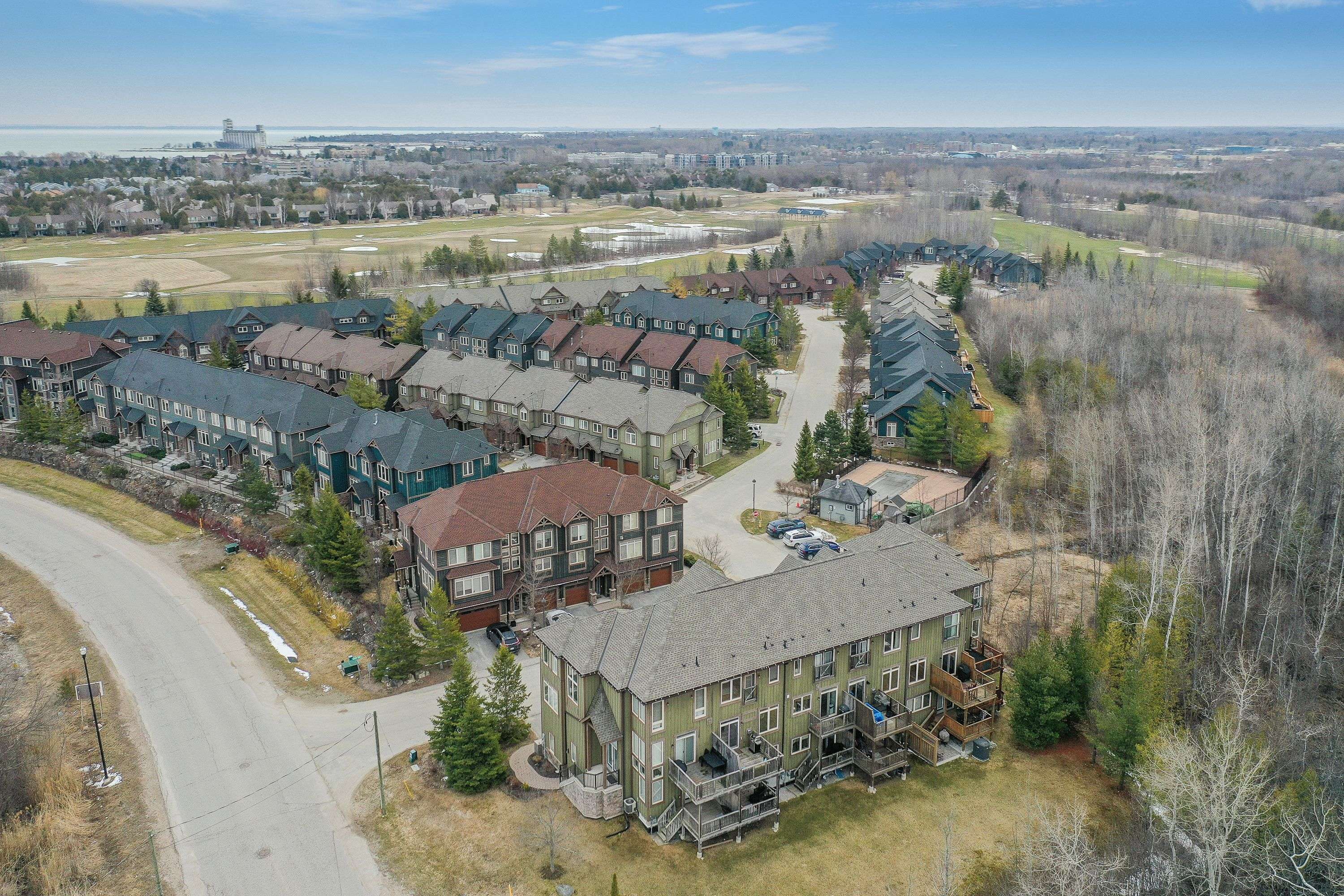 Collingwood, ON L9Y 0J3,67 Joseph TRL