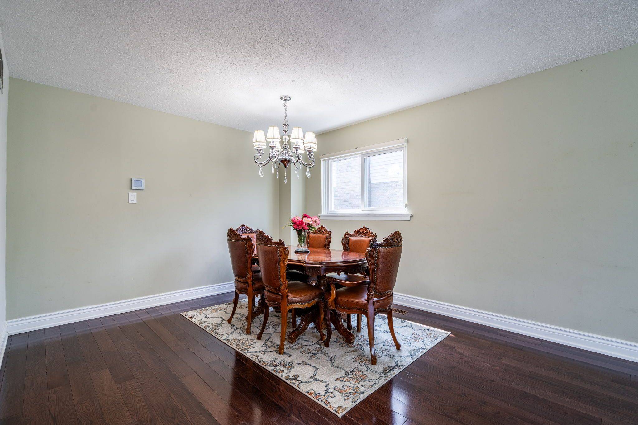 Burlington, ON L7P 3T7,2445 Cavendish DR